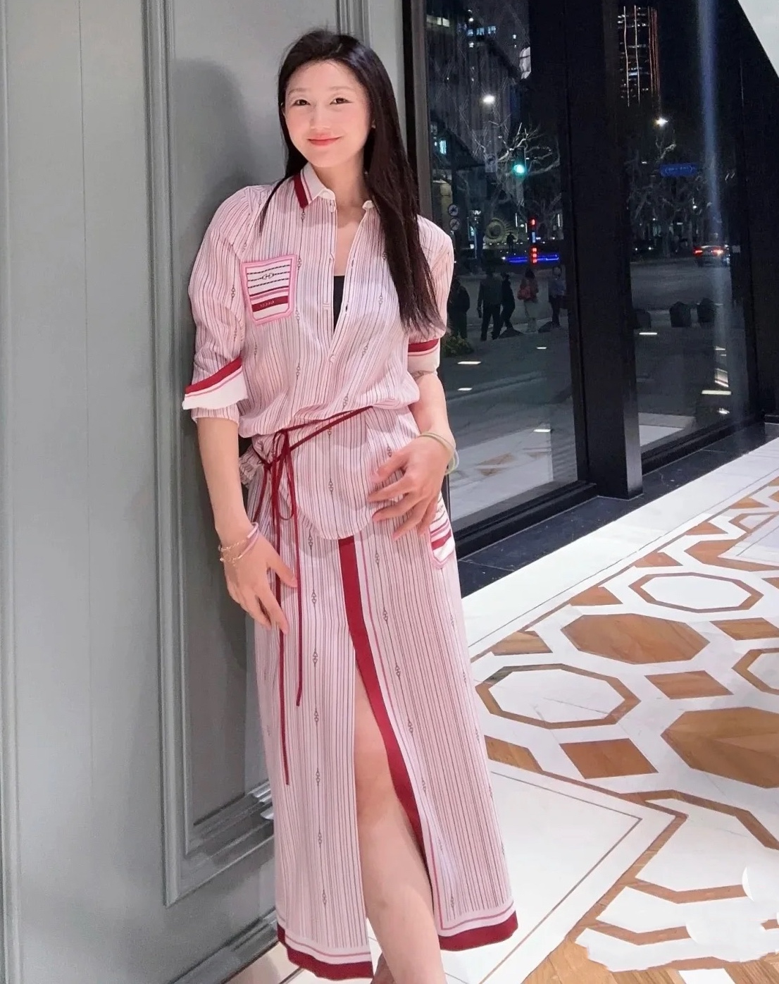 Elegant Women's Silk Shirt and Skirt Set - Spring/Summer Collection 8 i1746948499 4777 8