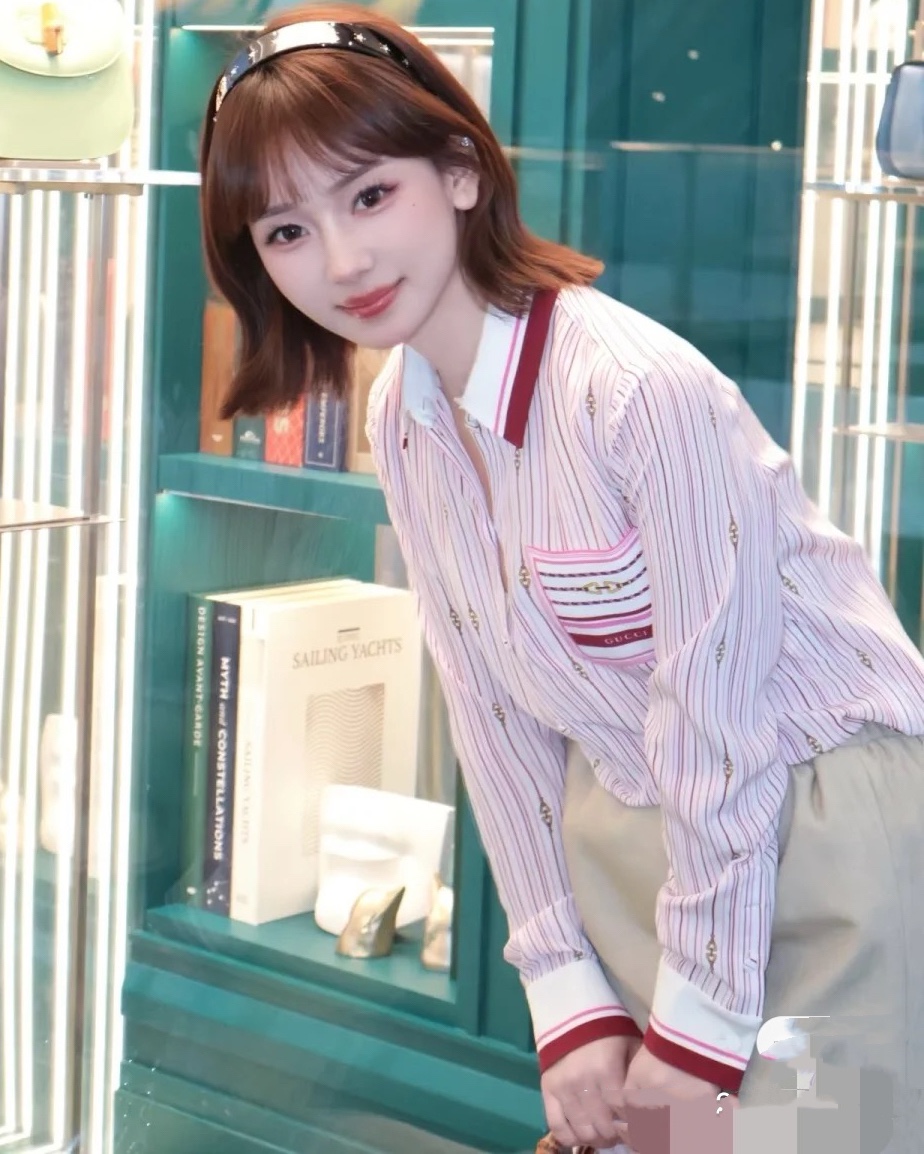 Elegant Women's Silk Shirt and Skirt Set - Spring/Summer Collection 3 i1746948499 6428 6