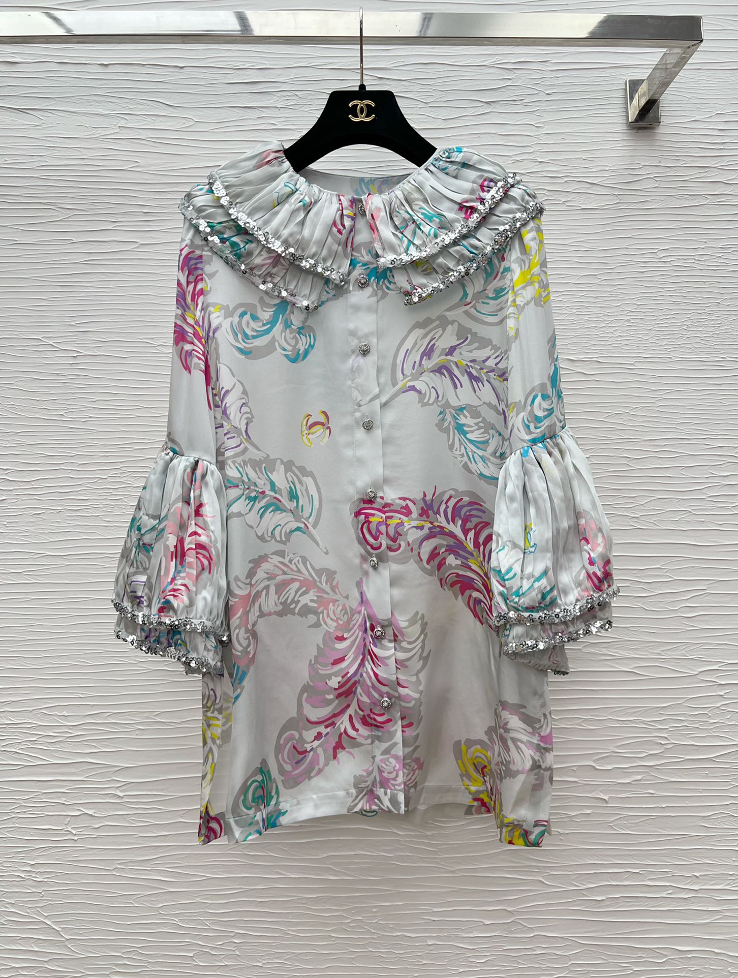 Chanel 25SS Silk Shirt, Shorts & Pants Set - Feather Print, Pearl Details 8 i1749121568 2545 1