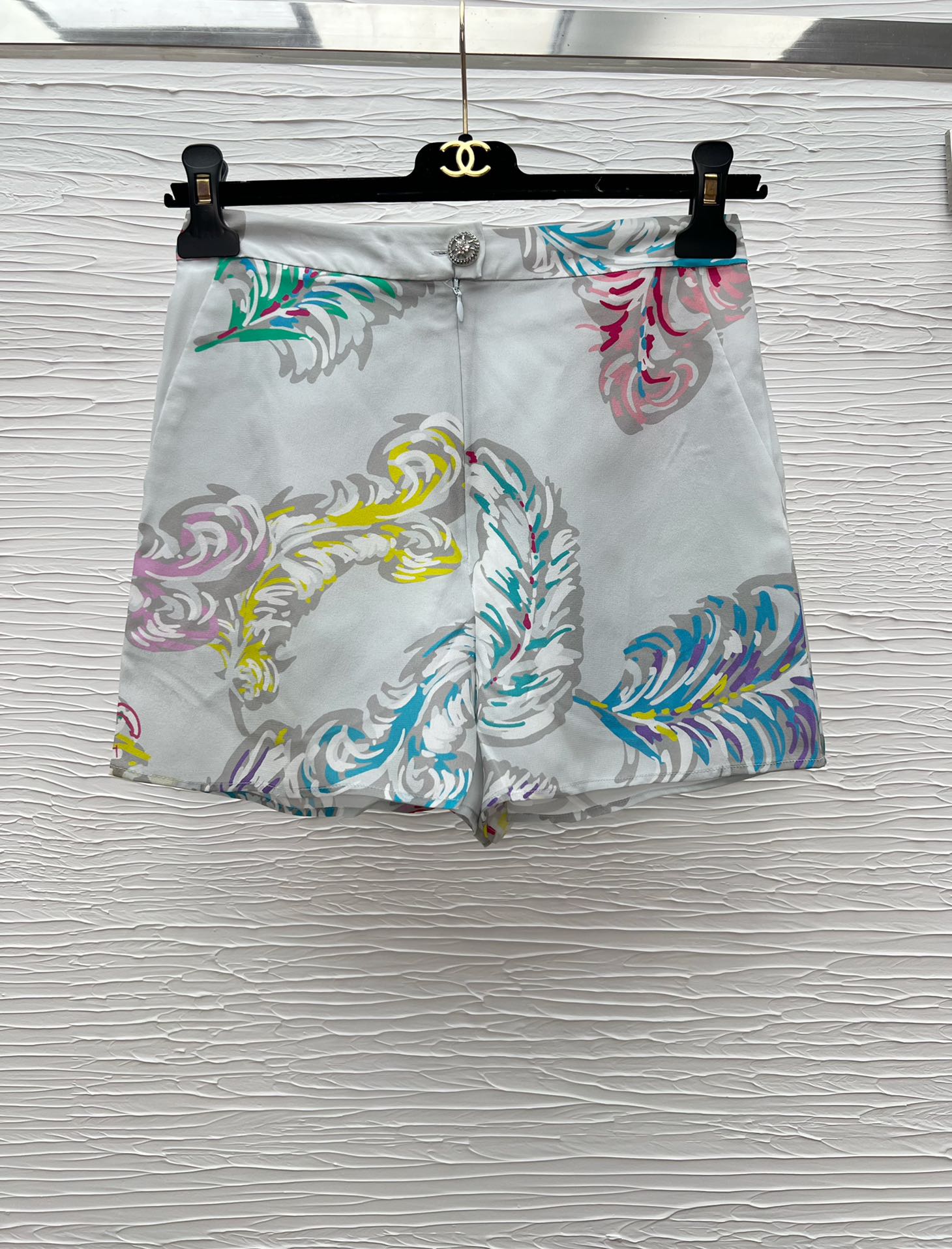 Chanel 25SS Silk Shirt, Shorts & Pants Set - Feather Print, Pearl Details 9 i1749121568 8813 4