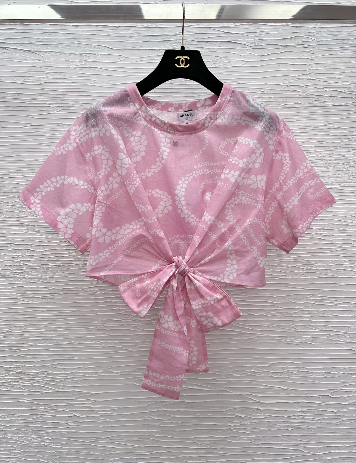 Chanel 25SS Short Blouse: Snake & Camellia Print, Tie-Waist Design, Two Colors 5 i1749461460 9247 6