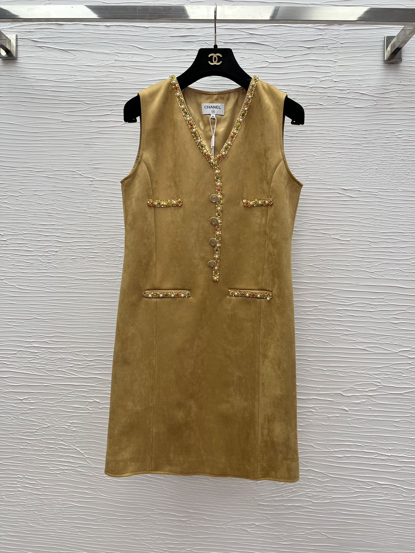 Elegant Sheath Dress with Gold Logo Buckle and Pearl Chain Detail - New Collection 4 i1750592353 3870 2