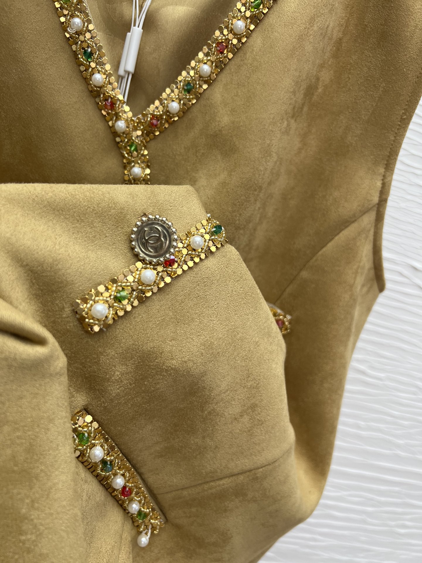 Elegant Sheath Dress with Gold Logo Buckle and Pearl Chain Detail - New Collection 8 i1750592353 8071 1