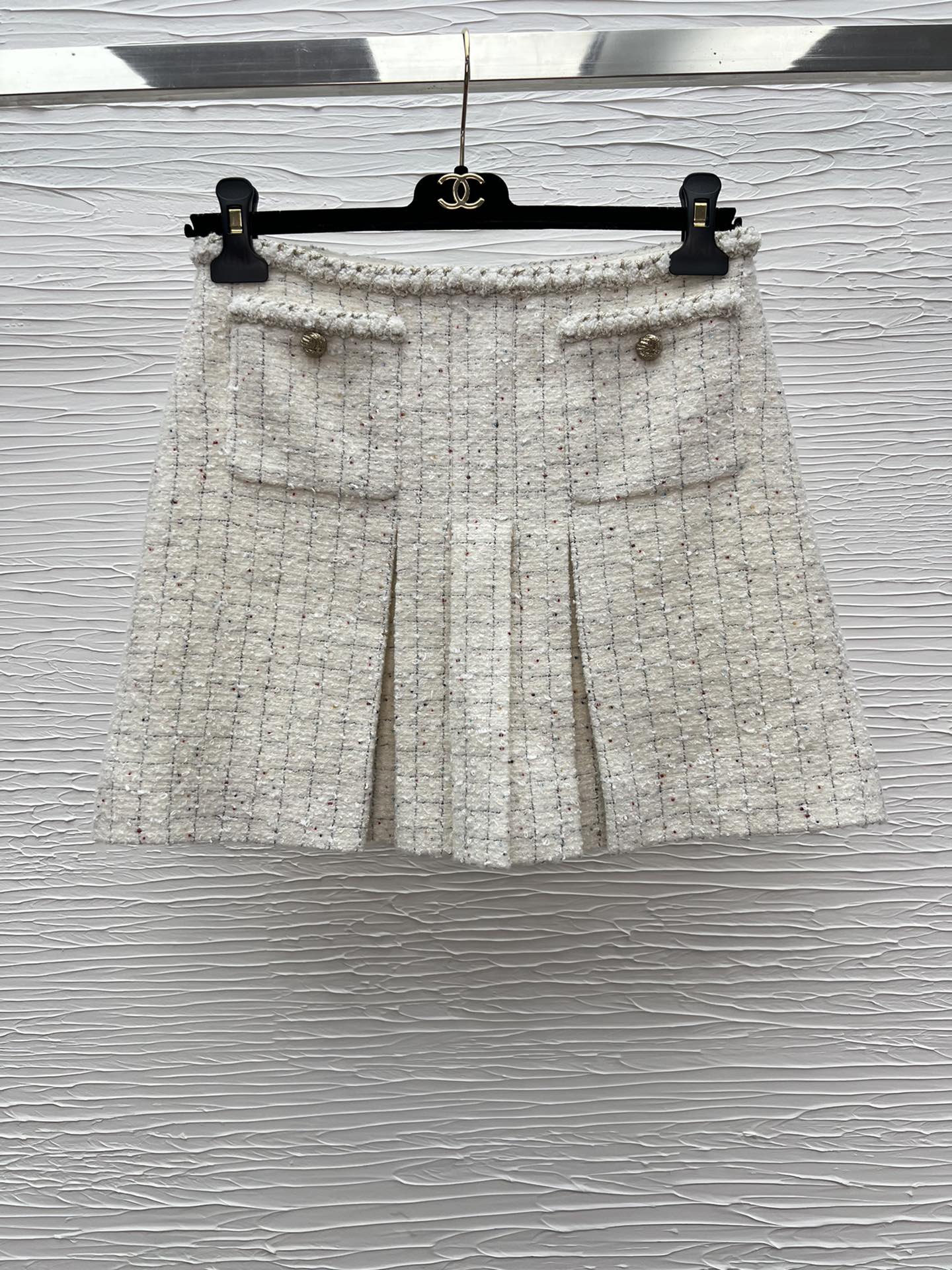 Chanel 25 High-end Handmade Skirt Set: Chinese Buckle Design, Pleated Half Skirt 6 i1752825736 2645 1