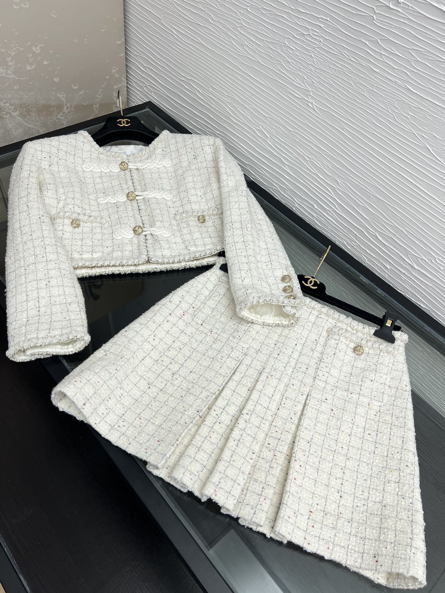 Chanel 25 High-end Handmade Skirt Set: Chinese Buckle Design, Pleated Half Skirt 9 i1752825736 9942 3