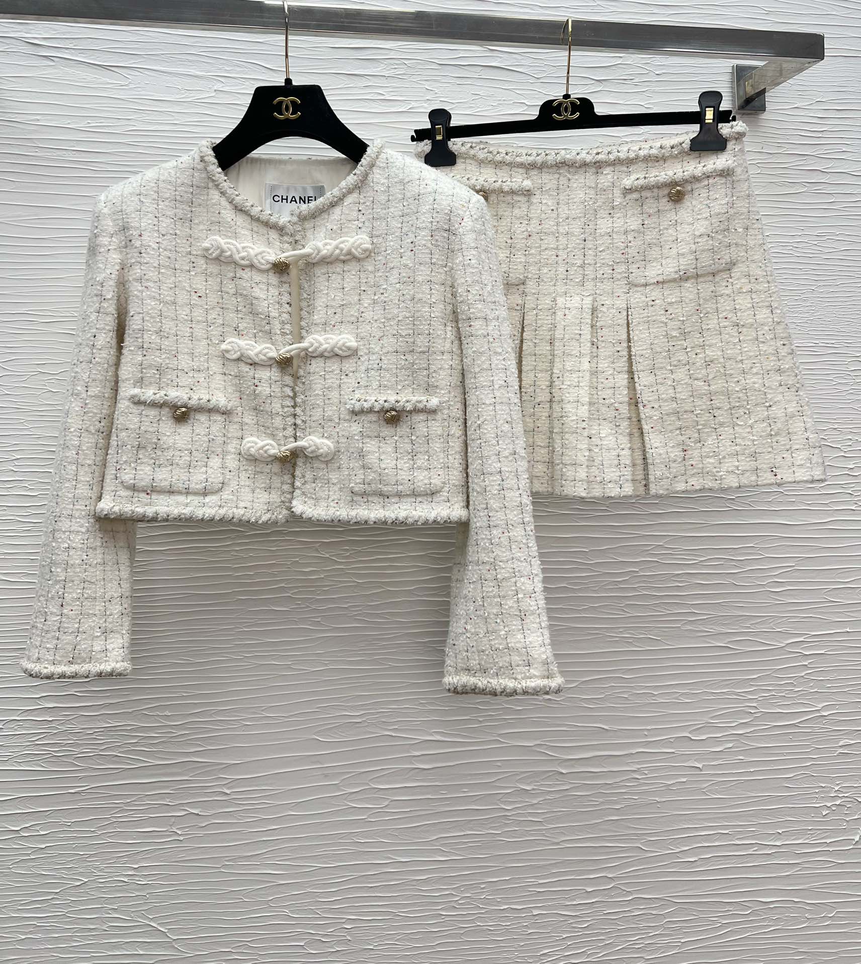 Chanel 25 High-end Handmade Skirt Set: Chinese Buckle Design, Pleated Half Skirt 3 i1752825737 1659 6