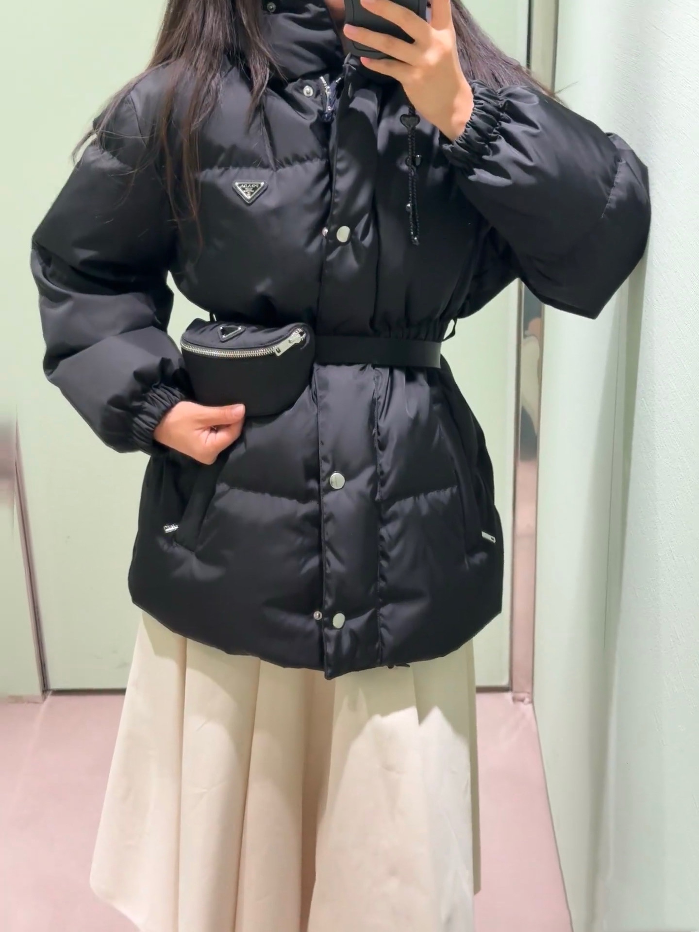 Stylish Winter Down Jacket with Waist Bag Design in Three Sizes 3 i1755422842 5652 6