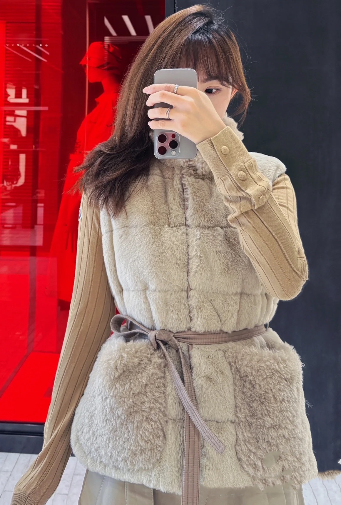 Stylish Women's Down Vest with Lamb Wool Collar & Waist Belt - Lightweight Warmth 4 i1755771090 1947 0