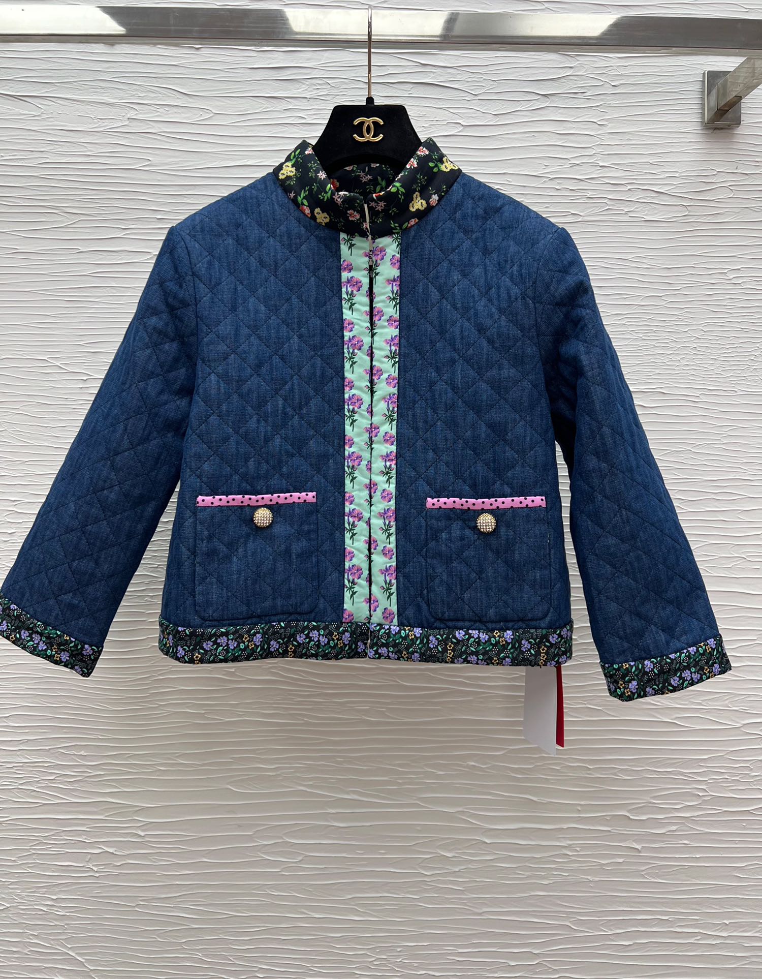 VT Denim Patchwork Padded Jacket - Fashionable & Youthful Winter Essential 5 i1755771449 5942 1