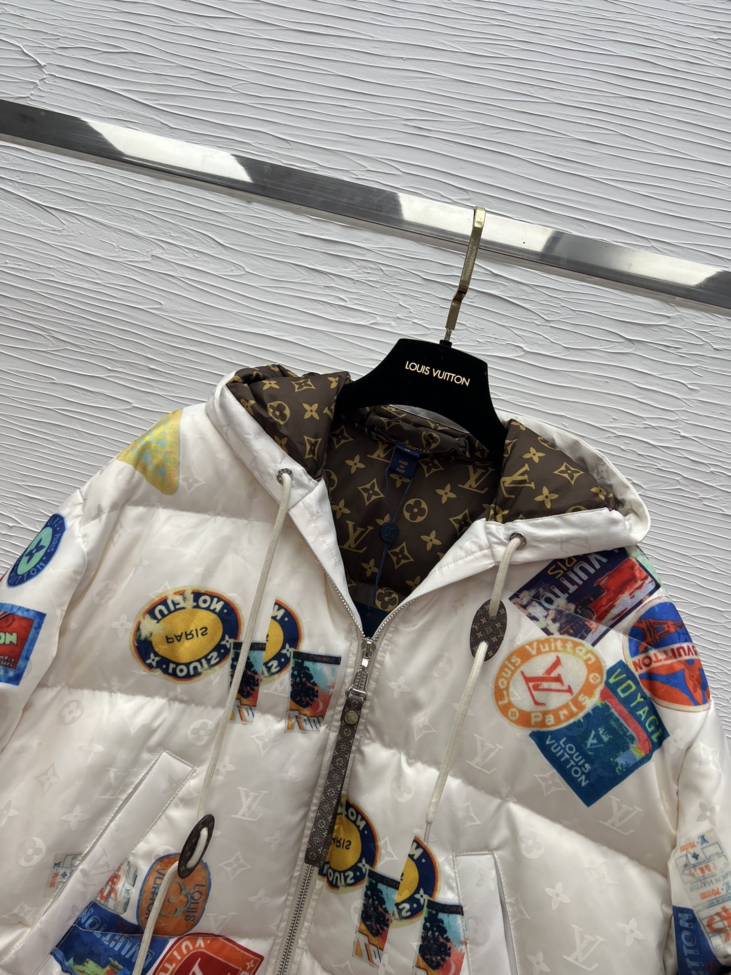 Louis Vuitton Logo Print Down Jacket - New 2024 Collection 7 i1756798139 7805 8
