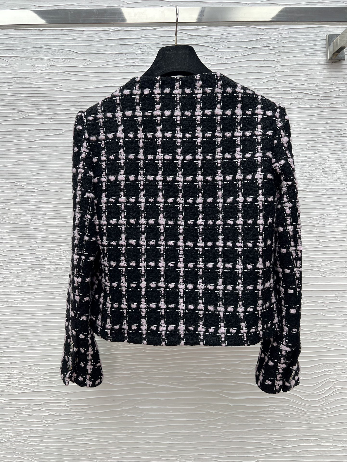 CHANEL 25 Métiers d'Art Collection Jacket - Exquisite Craftsmanship 7 i1756966577 9408 0