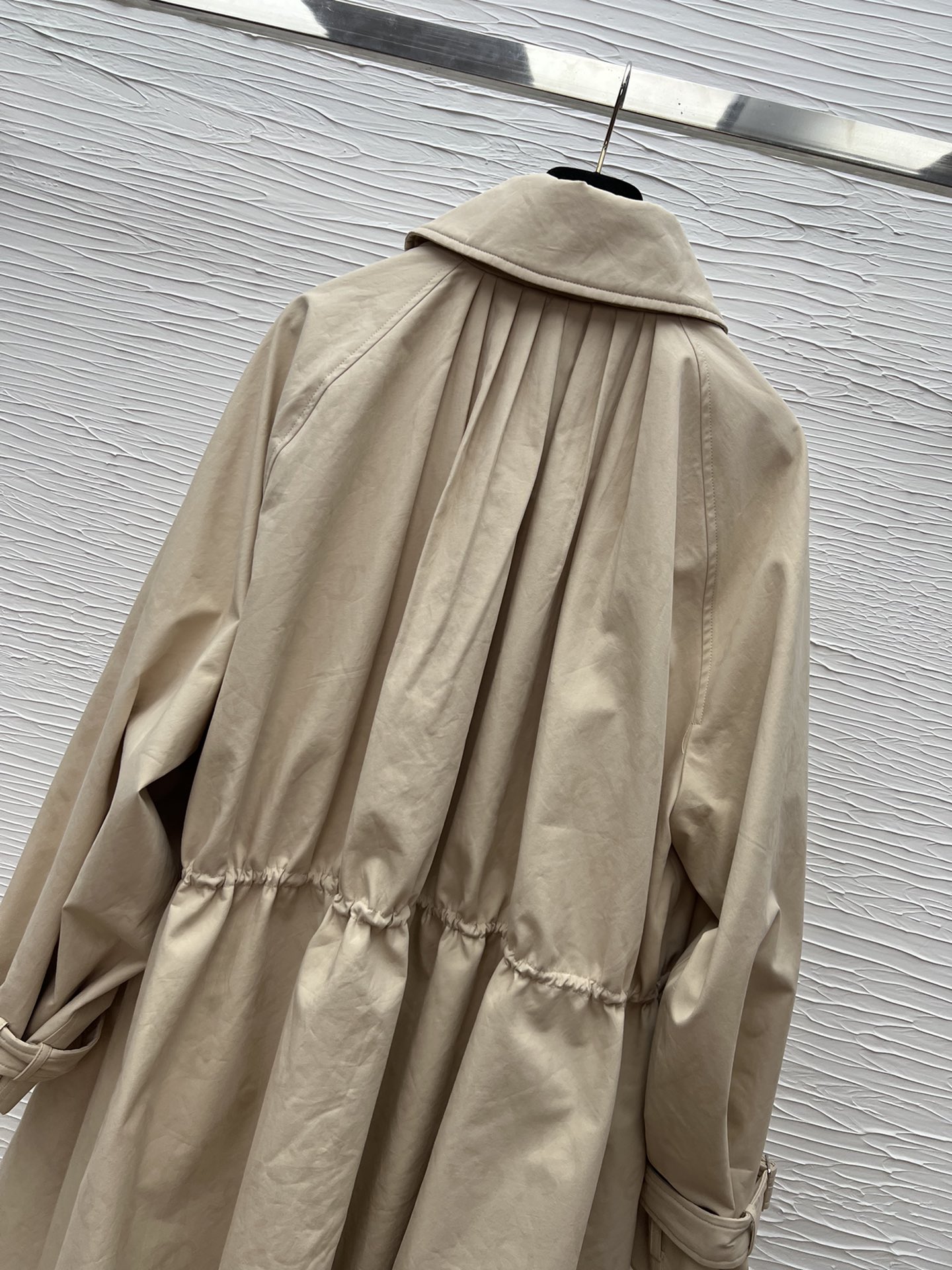 Chanel 25B Long Trench Coat - Luxurious Design & High-Quality Materials 9 i1757158443 5666 3