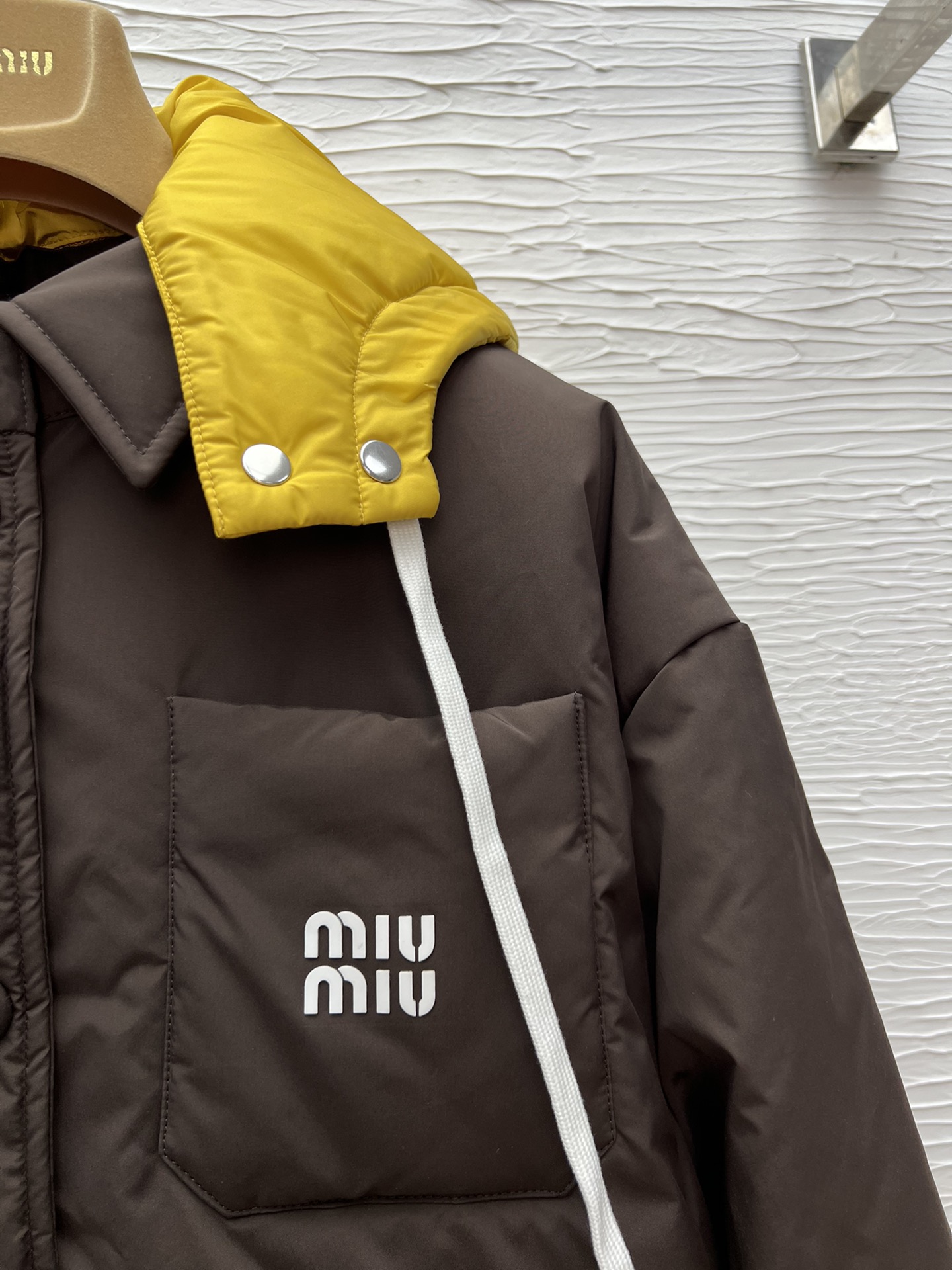 Miu Miu Women's Down Puffer Jacket with Hooded and Logo Detail 6 i1757159073 1484 7