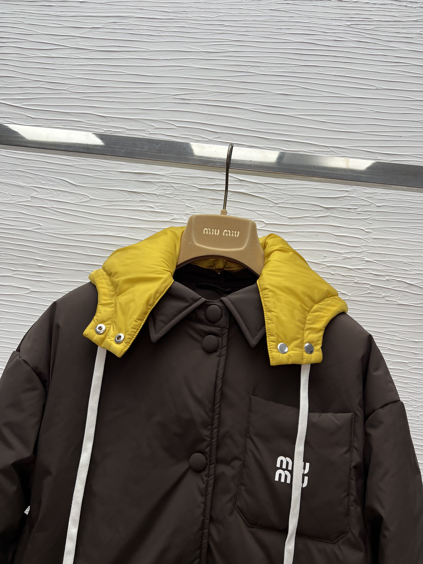 Miu Miu Women's Down Puffer Jacket with Hooded and Logo Detail 4 i1757159073 4512 3