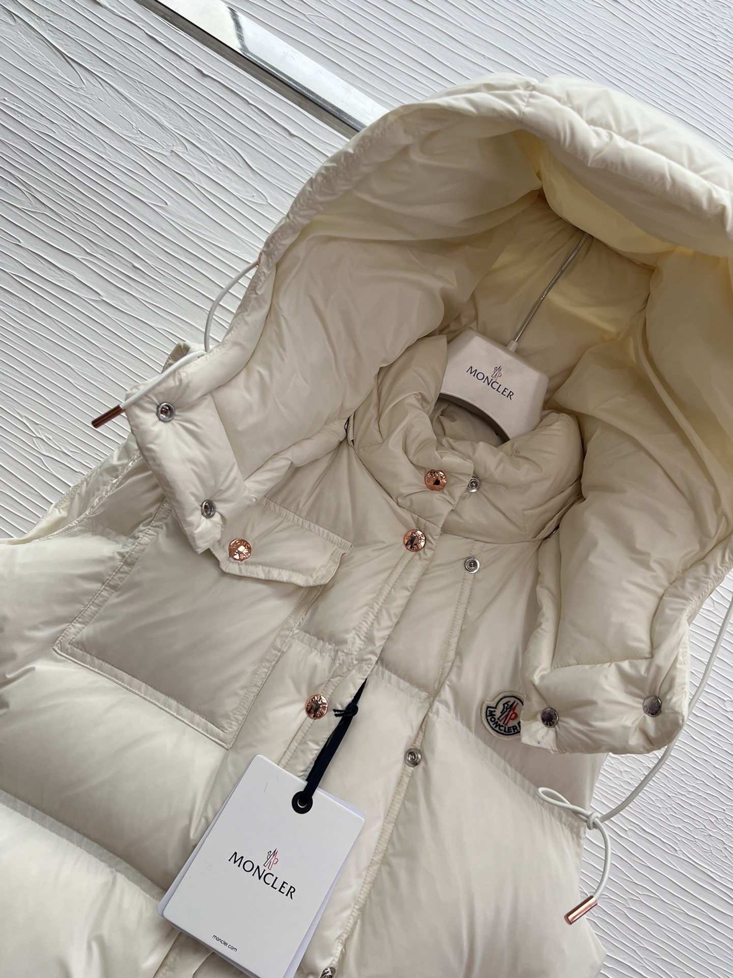 Women's Hooded Puffer Vest with Detachable Hood - Lightweight & Warm 8 i1757235277 4401 6