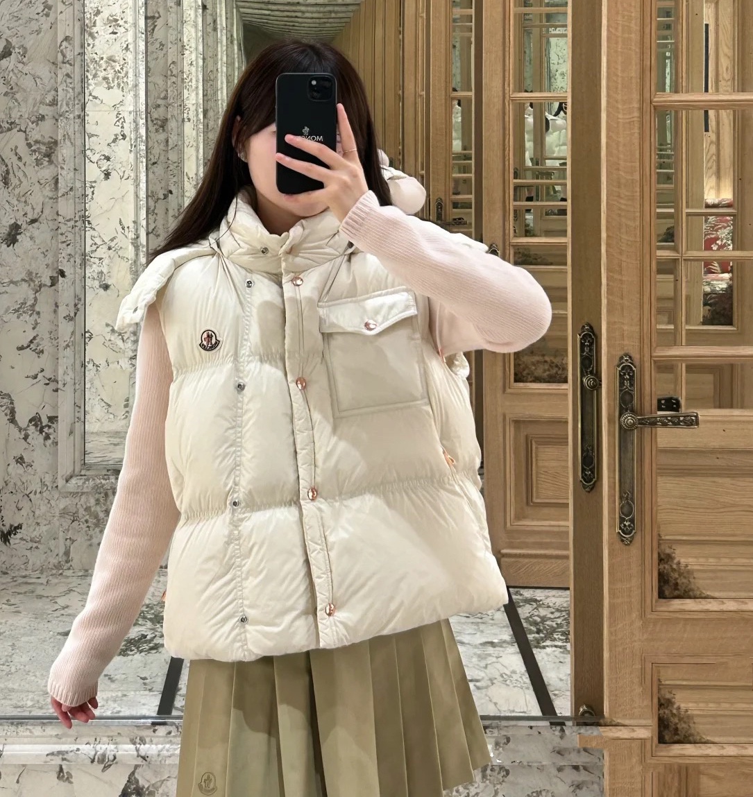 Women's Hooded Puffer Vest with Detachable Hood - Lightweight & Warm 4 i1757235277 5189 4