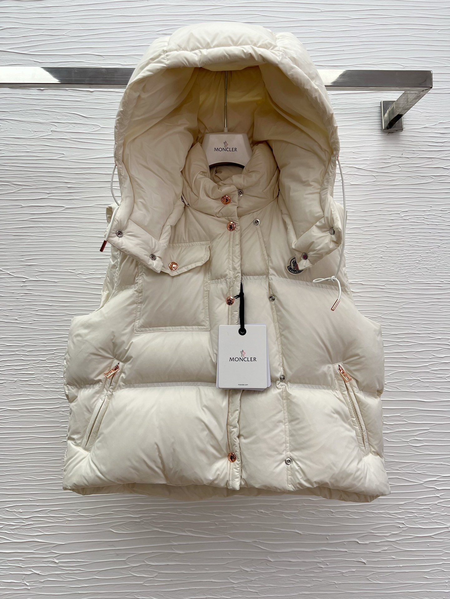 Women's Hooded Puffer Vest with Detachable Hood - Lightweight & Warm 6 i1757235278 5389 7