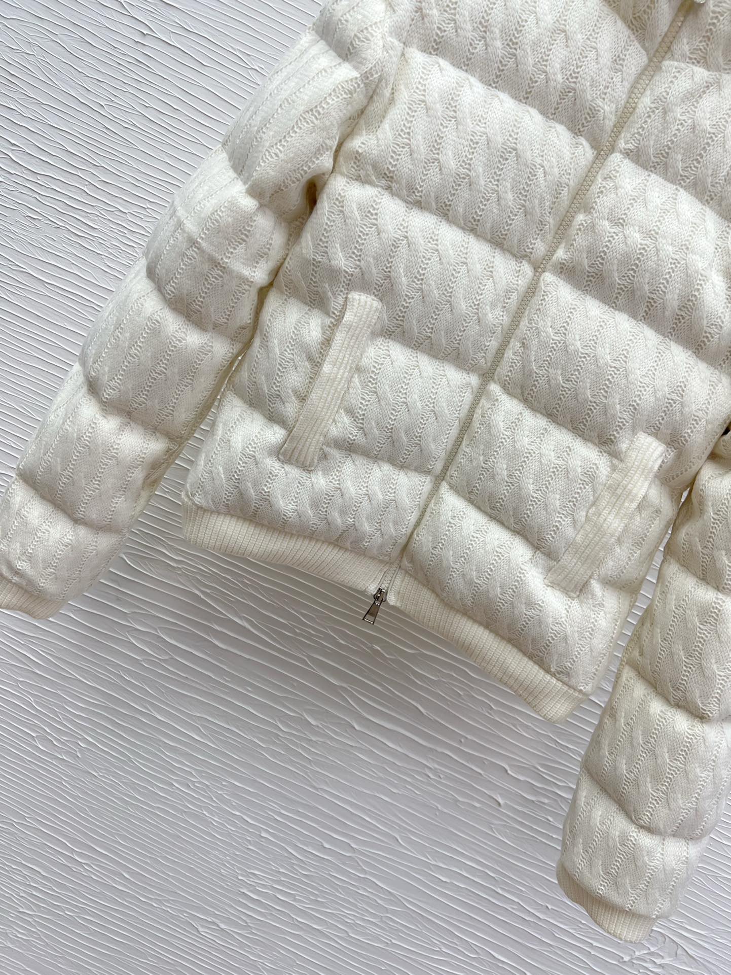 MO25 Women's Winter Down Jacket - Stand Collar, Knitted Outerwear 8 i1757401937 7903 3