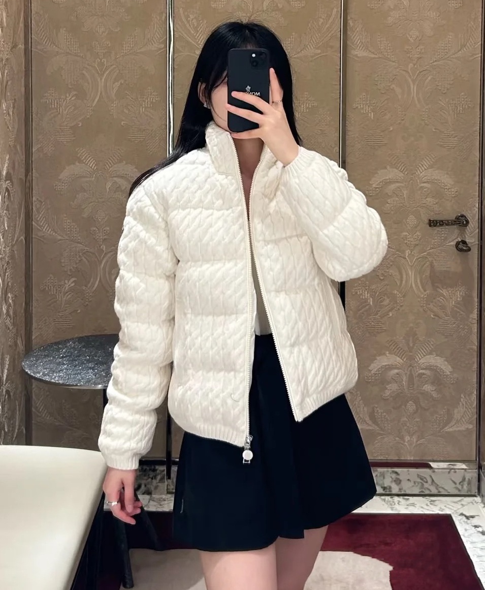 MO25 Women’s Winter Down Jacket – Stand Collar, Knitted Outerwear