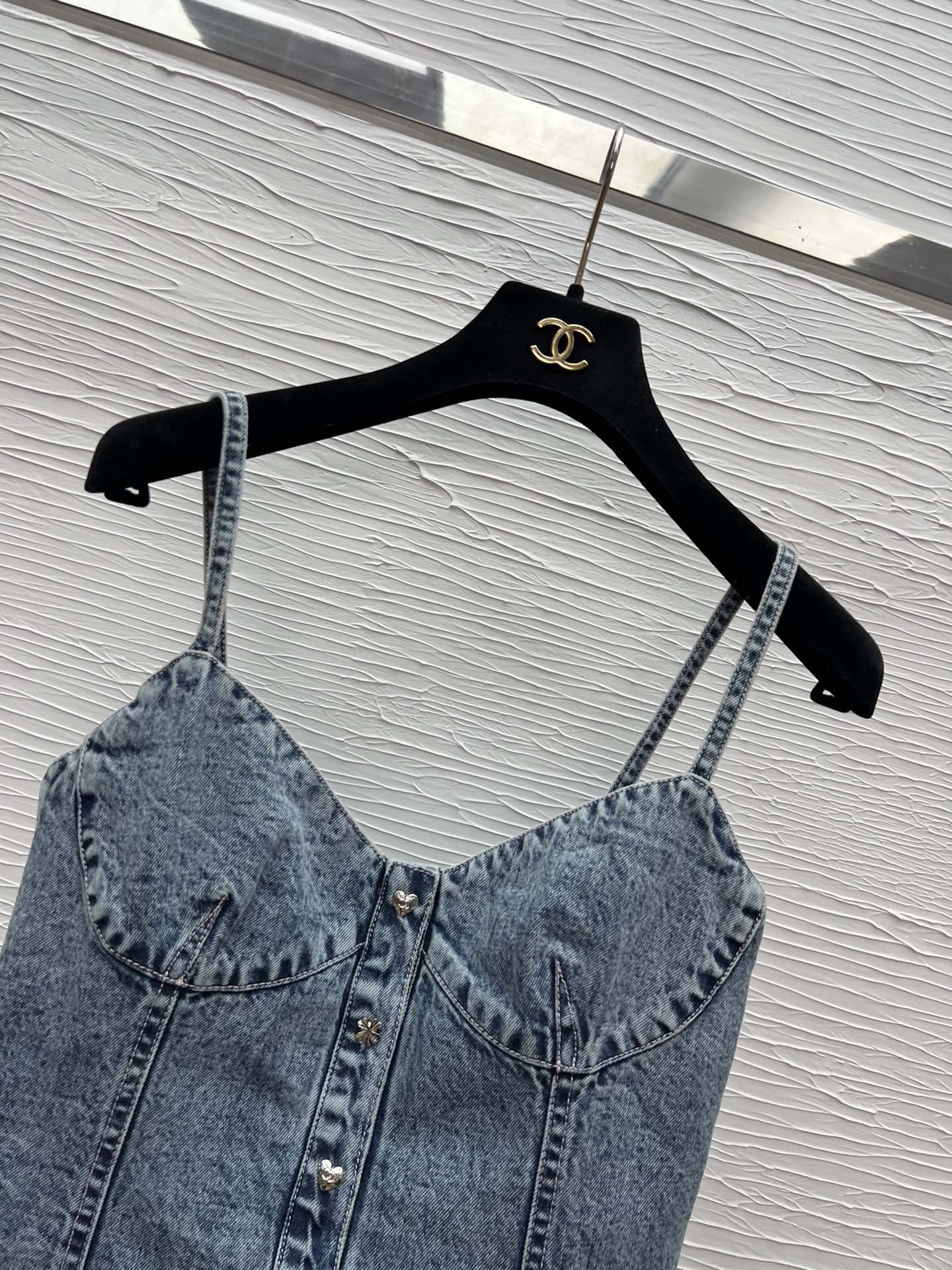 Floral Denim Vest: Custom Twill Cotton Lining, Silver Hardware, Stylish & Comfy 7 i1758277055 3324 2
