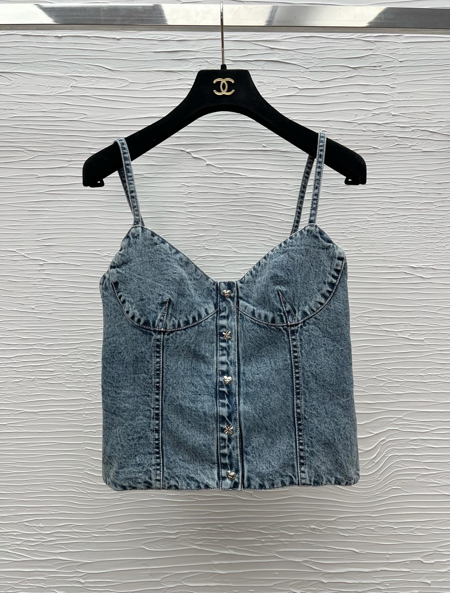 Floral Denim Vest: Custom Twill Cotton Lining, Silver Hardware, Stylish & Comfy 5 i1758277056 9943 6