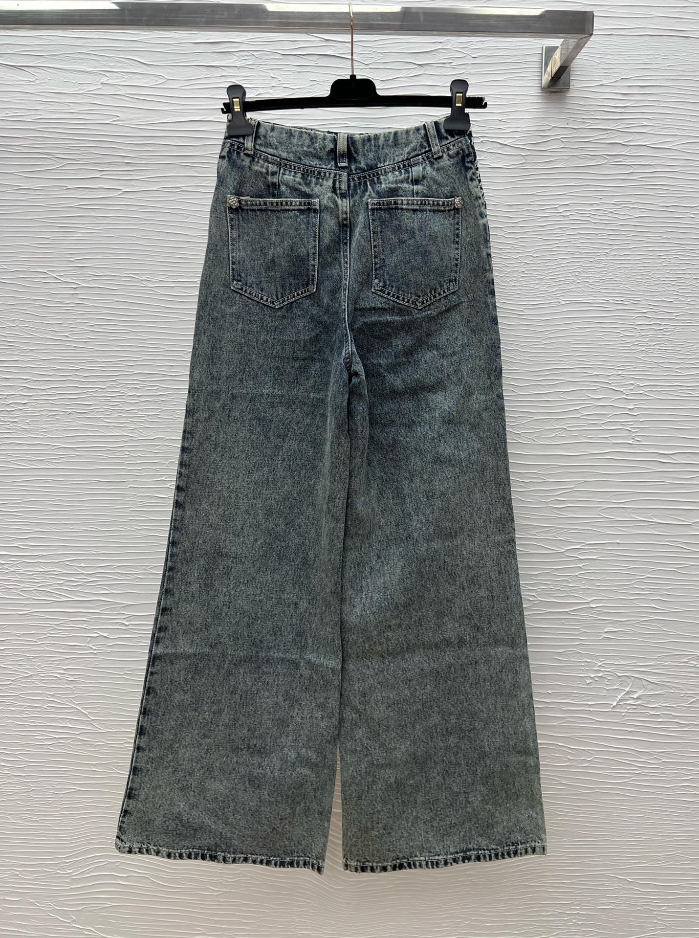 Floral Print Wide Leg Jeans - Comfortable Denim Cotton, Silver Buckle Detail 6 i1758277525 1384 8