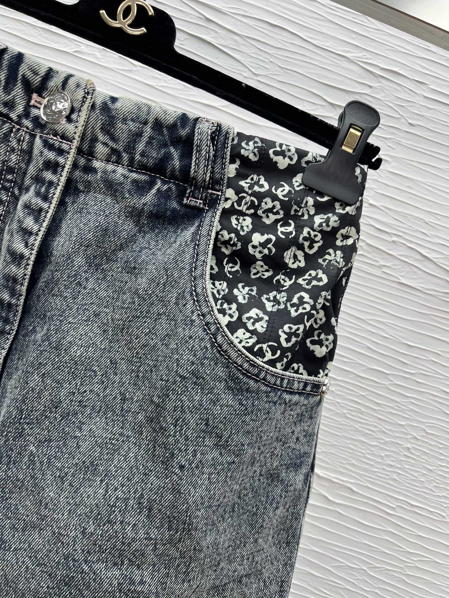 Floral Print Wide Leg Jeans - Comfortable Denim Cotton, Silver Buckle Detail 9 i1758277525 7534 5