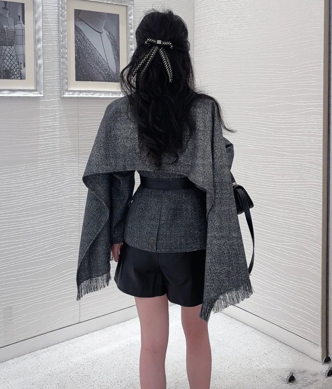 Dior Wool & Silk-Lined Cape Blazer with Detachable Scarf - Elegant & Versatile 6 i1758525880 4124 0