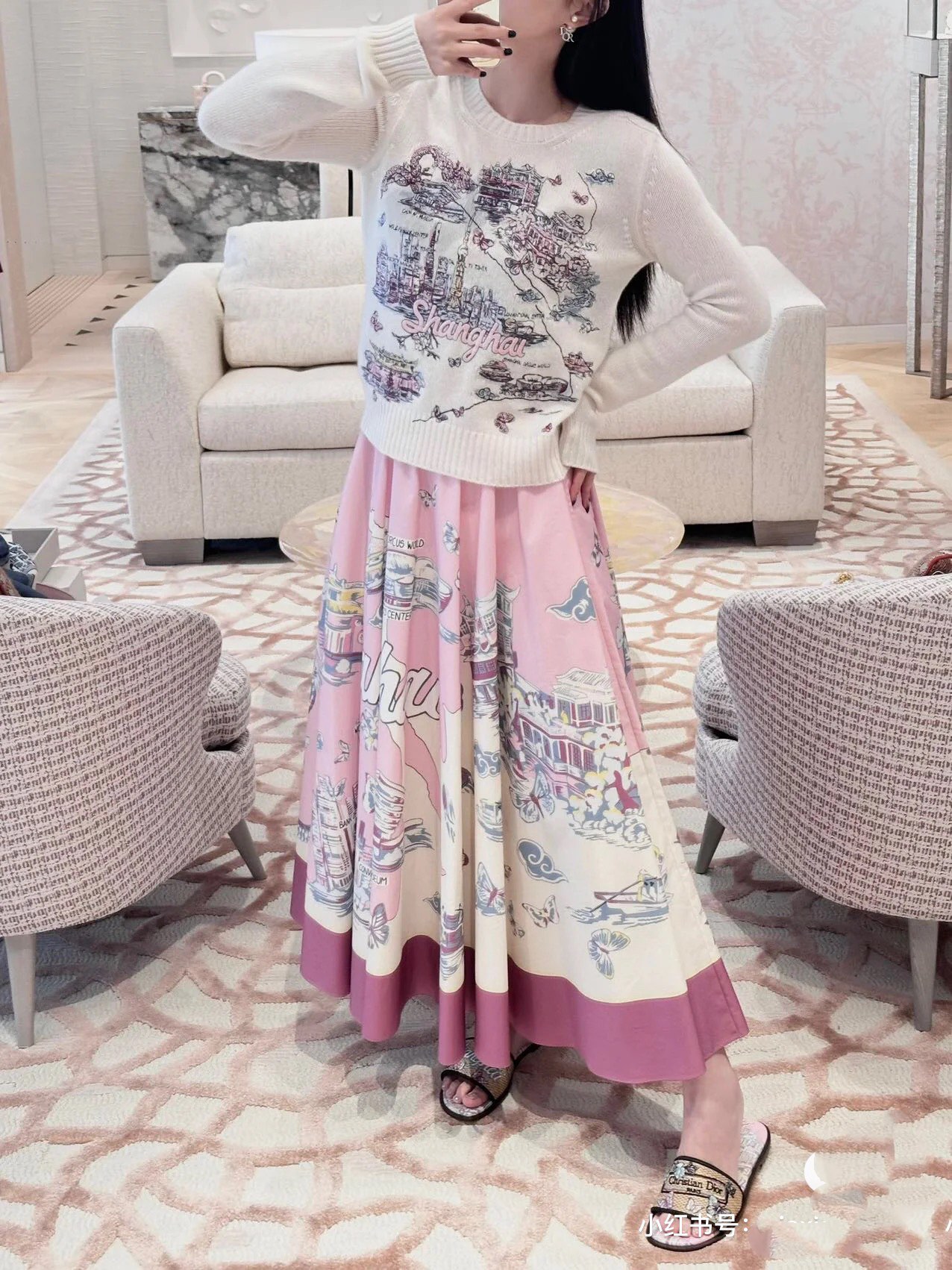 Dior Embroidered Cashmere Sweater - Fall/Winter Collection - Soft & Comfortable 3 i1758884690 4125 2