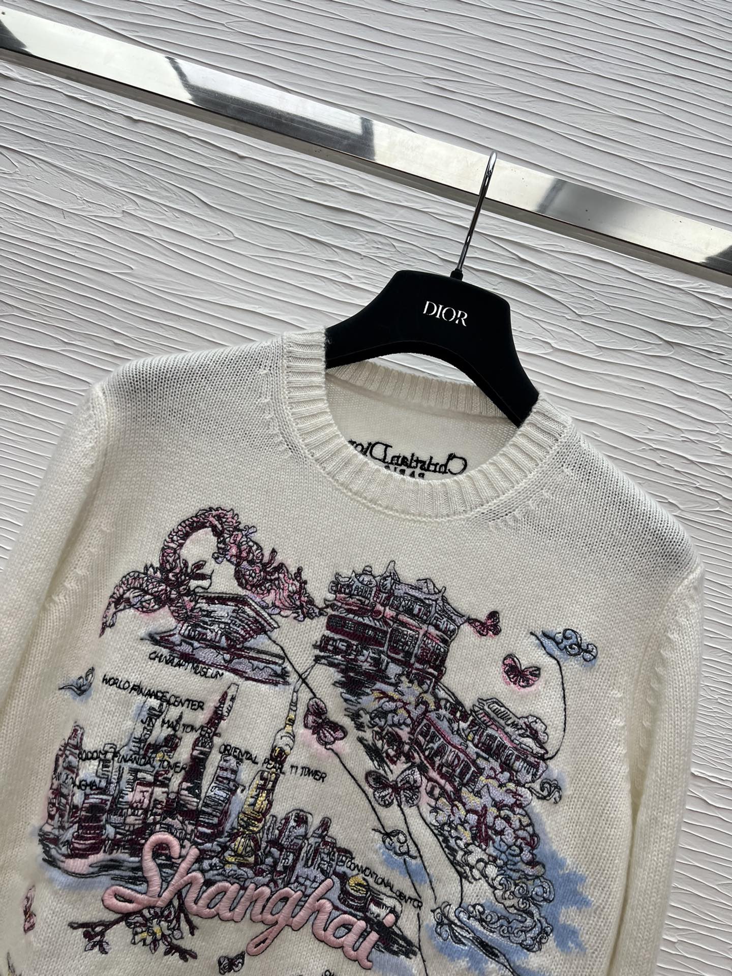 Dior Embroidered Cashmere Sweater - Fall/Winter Collection - Soft & Comfortable 9 i1758884690 523 7