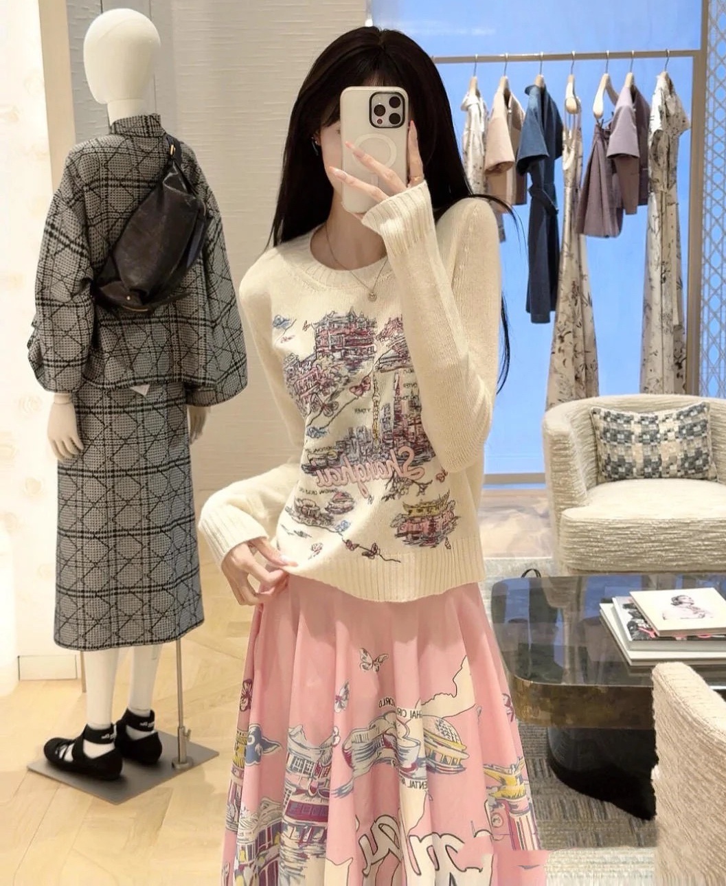 Dior Embroidered Cashmere Sweater - Fall/Winter Collection - Soft & Comfortable 4 i1758884690 7412 6