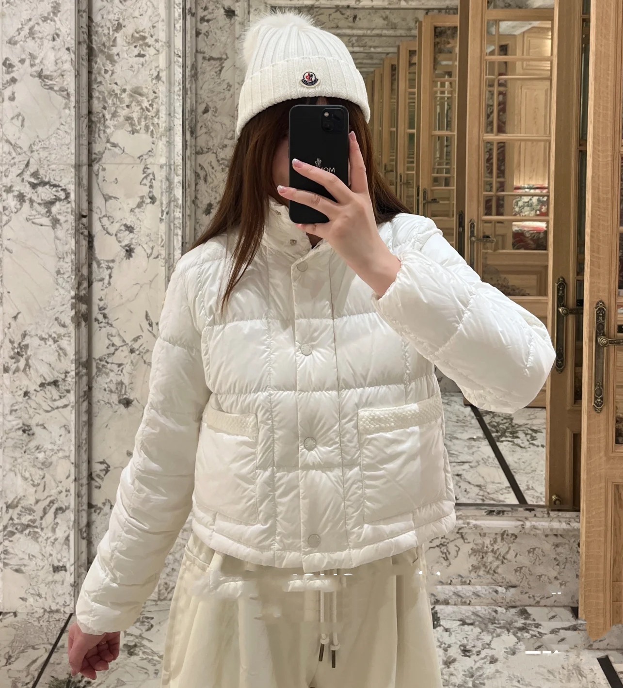 Elegant Cropped Down Jacket: Lightweight & Warm Pearl White Outerwear 2 i1758964641 143 8