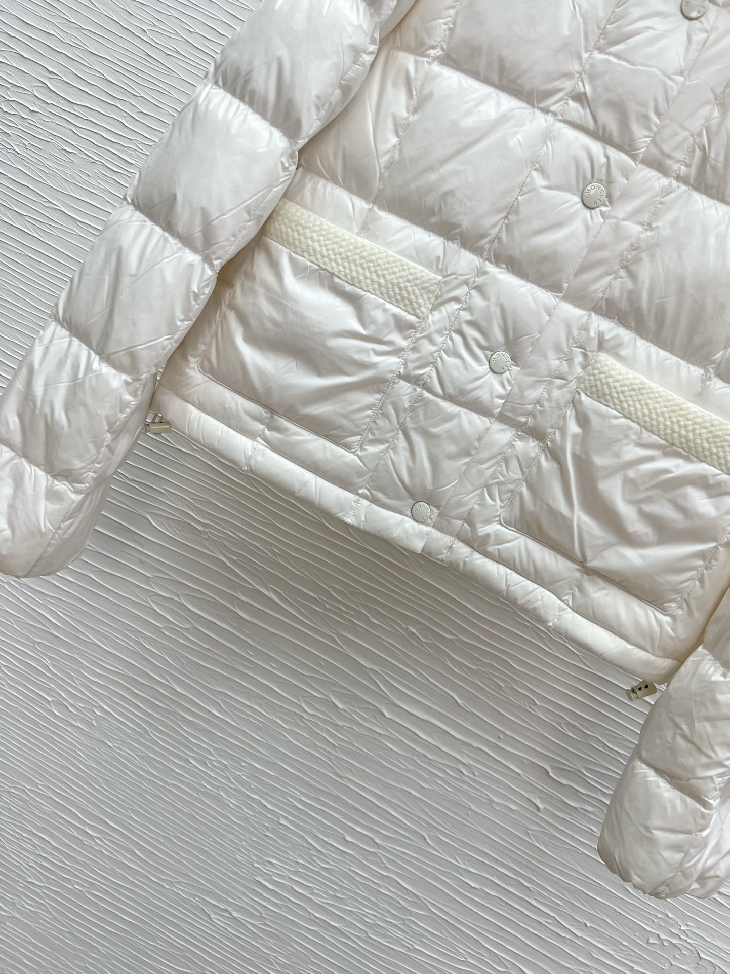 Elegant Cropped Down Jacket: Lightweight & Warm Pearl White Outerwear 9 i1758964641 5181 6