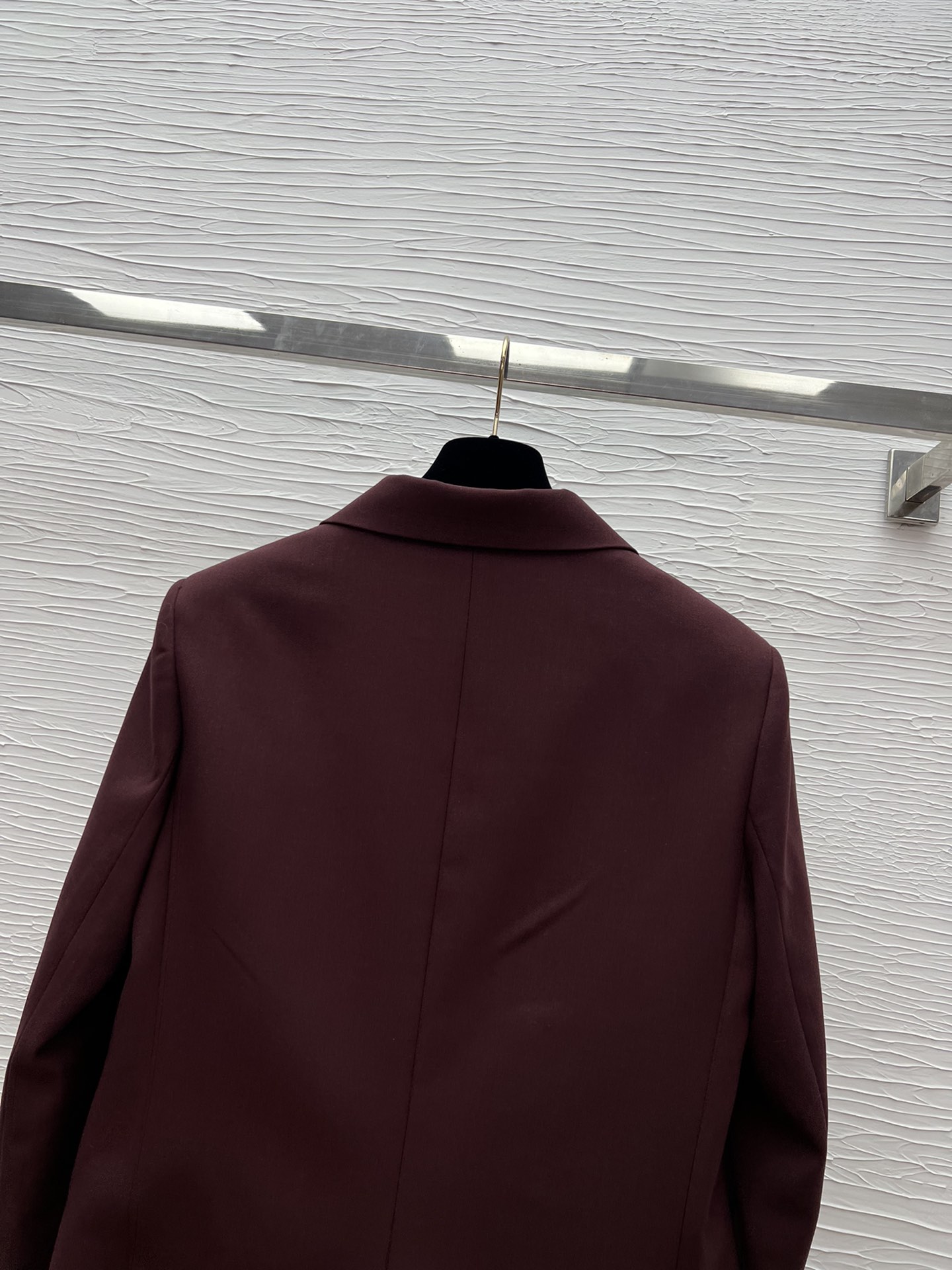 Yves Saint Laurent Wine Red Blazer: Classic Fit, Slimming, and Elegant 10 i1759138331 284 8