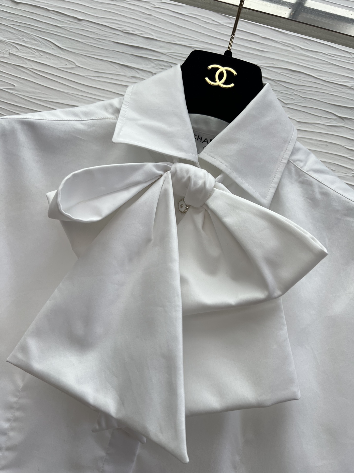 Chic Bow-Tie Blouse: Fashionable & Flattering, Available in S, M, L 7 i1759914402 5916 3