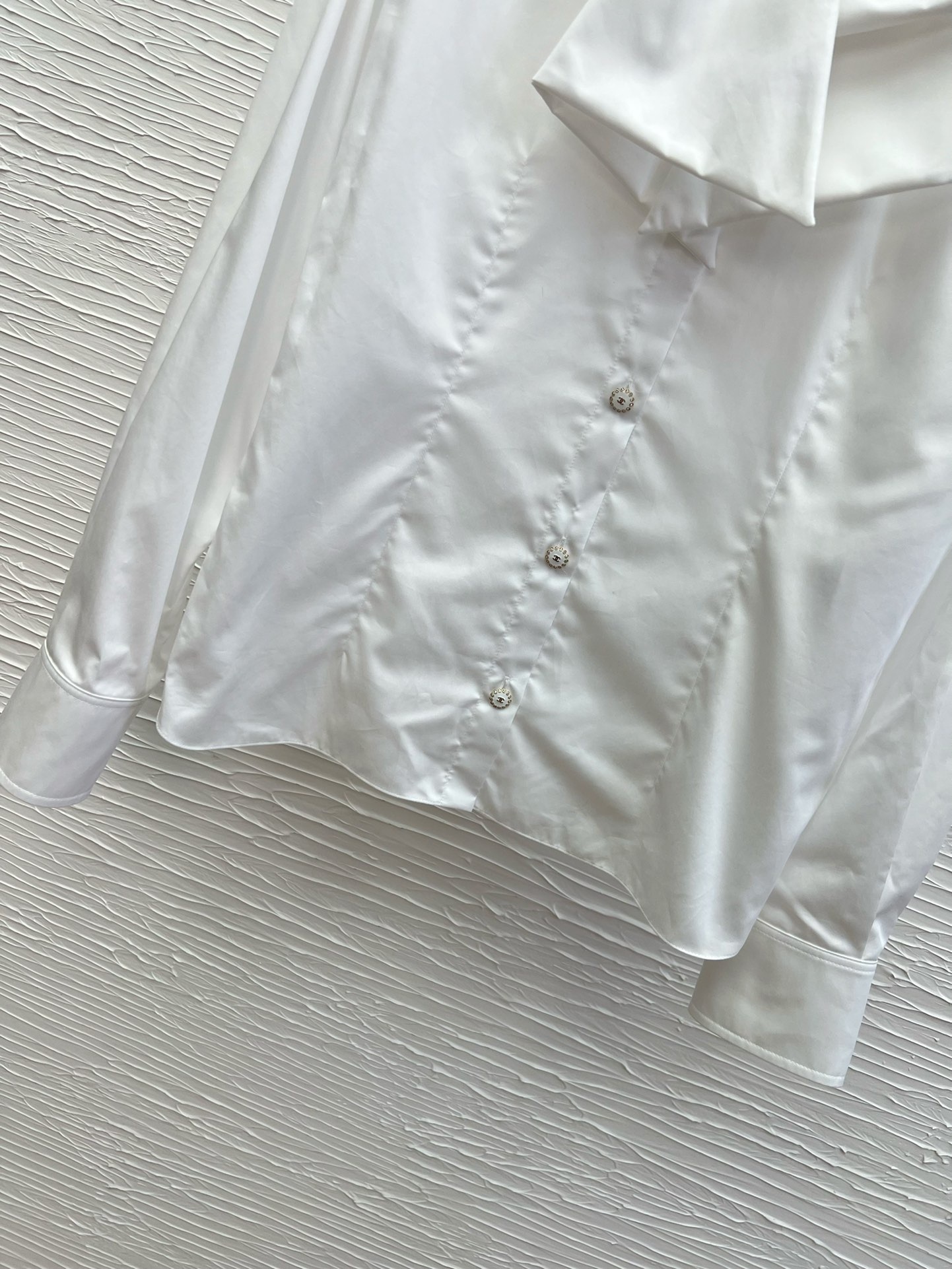 Chic Bow-Tie Blouse: Fashionable & Flattering, Available in S, M, L 8 i1759914403 1502 5