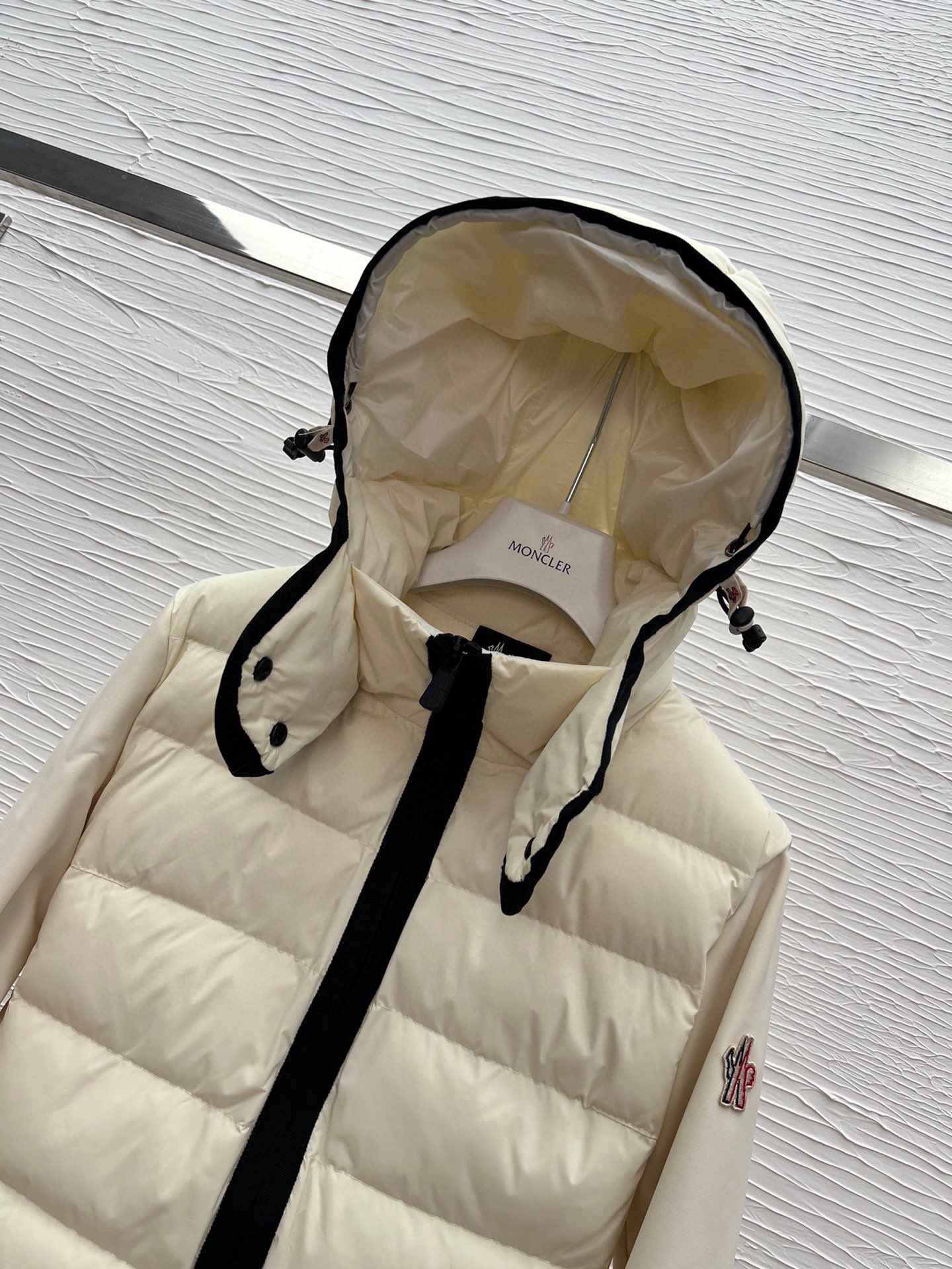 MO 25 Hooded Lightweight Down Jacket: Stylish & Warm for Autumn/Winter 8 i1761208200 1997 2
