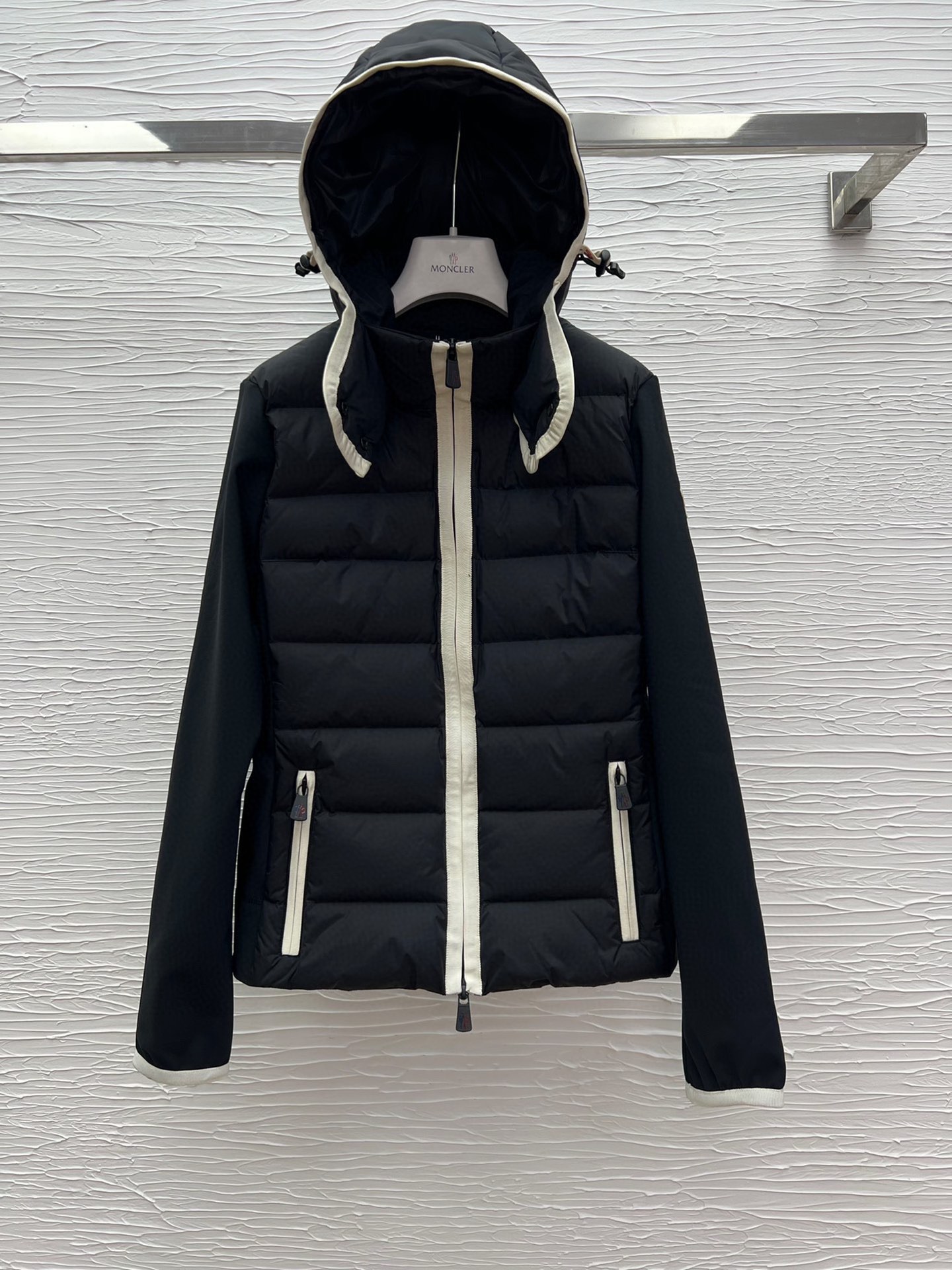 MO 25 Hooded Lightweight Down Jacket: Stylish & Warm for Autumn/Winter 6 i1761208200 3673 3