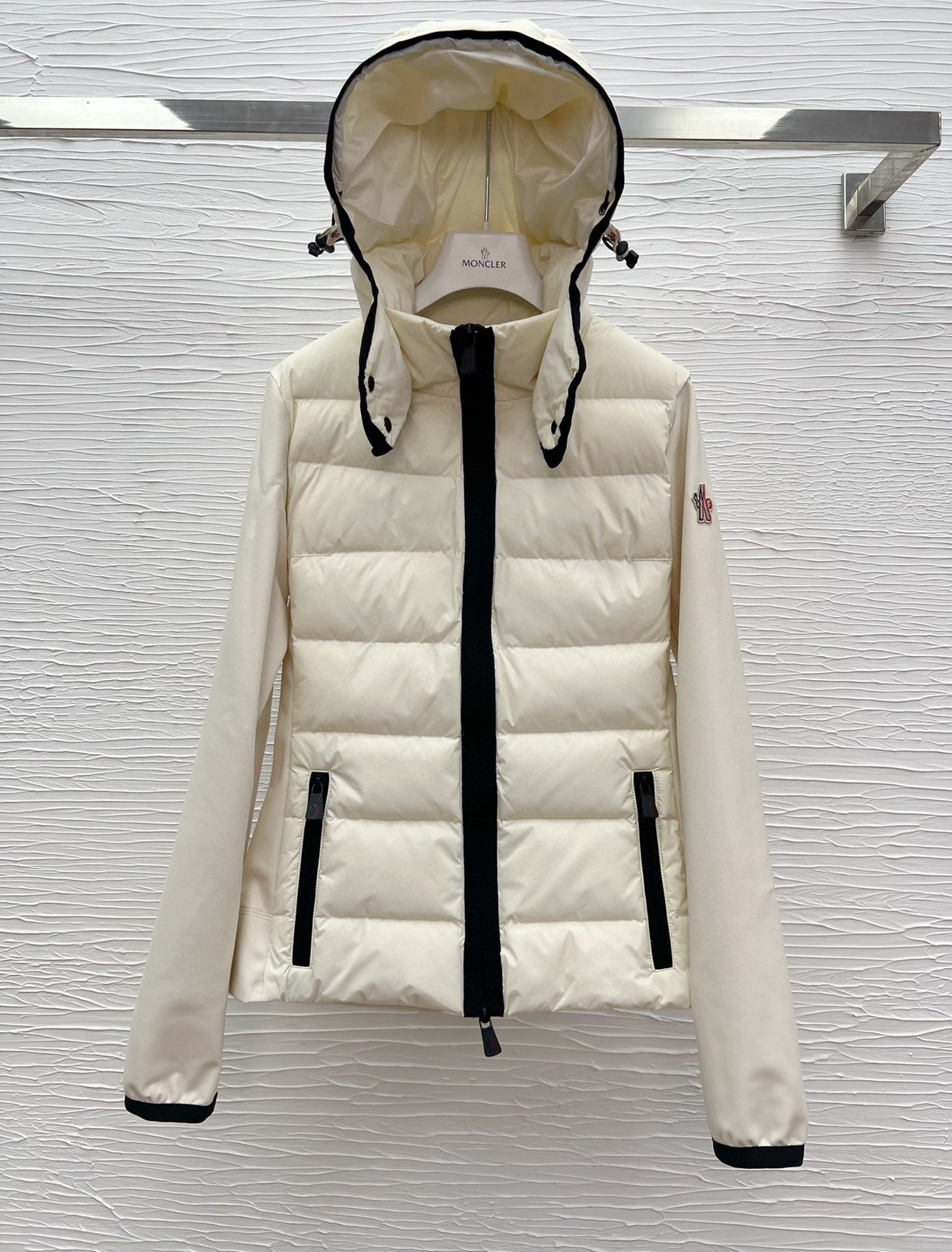 MO 25 Hooded Lightweight Down Jacket: Stylish & Warm for Autumn/Winter 4 i1761208200 7644 1