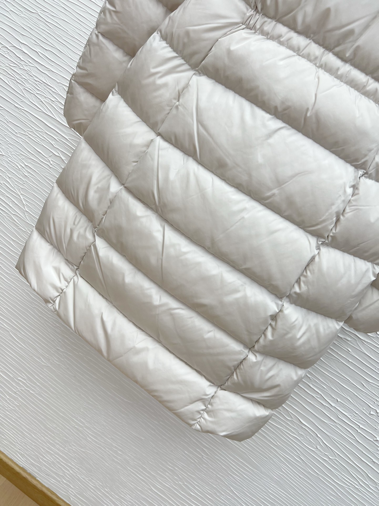 Elegant Down Coat with Hooded Design & Waist Accentuation - Fall/Winter Essential 10 i1761988572 5060 2