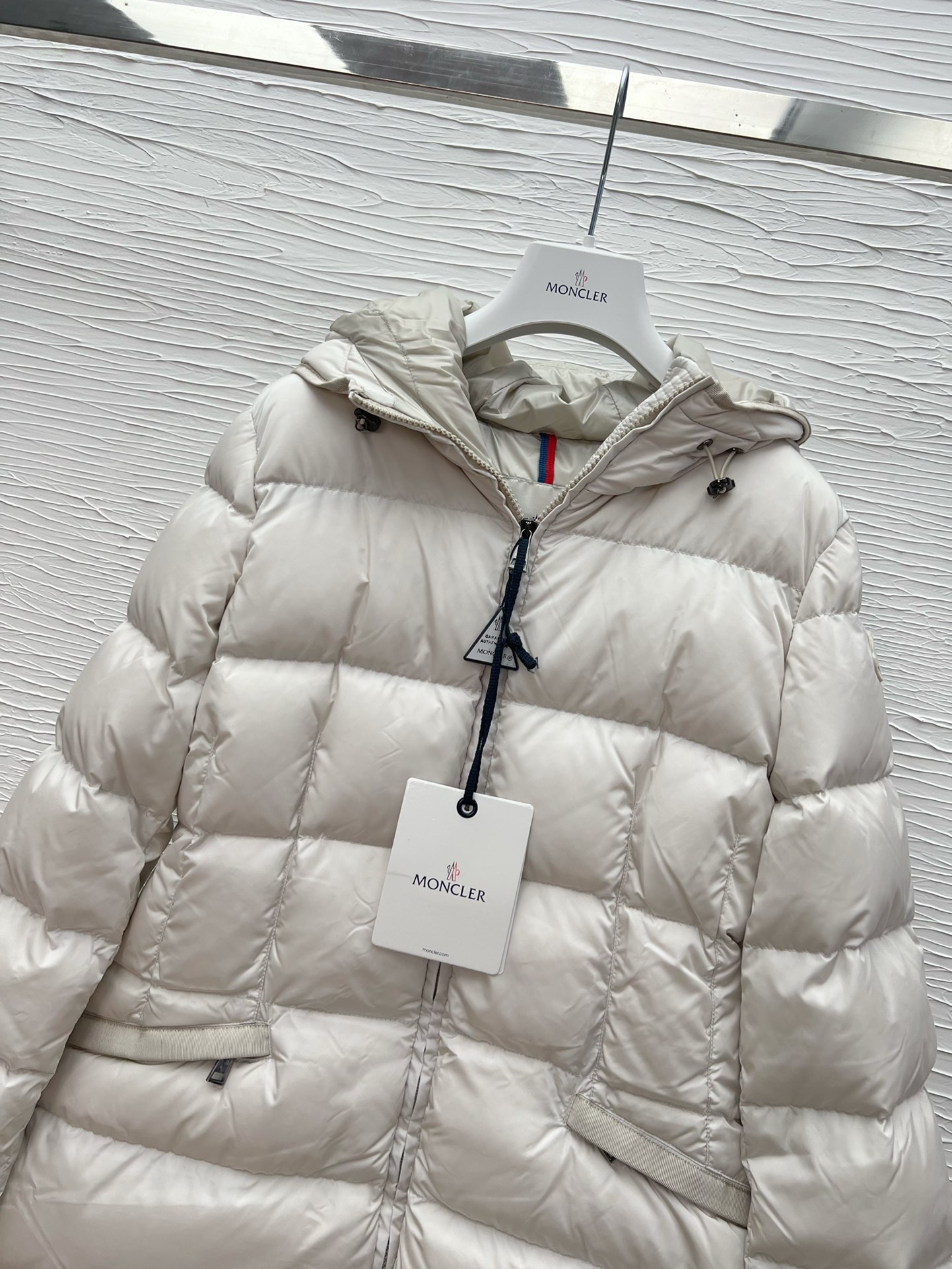 Elegant Down Coat with Hooded Design & Waist Accentuation - Fall/Winter Essential 5 i1761988572 9724 4