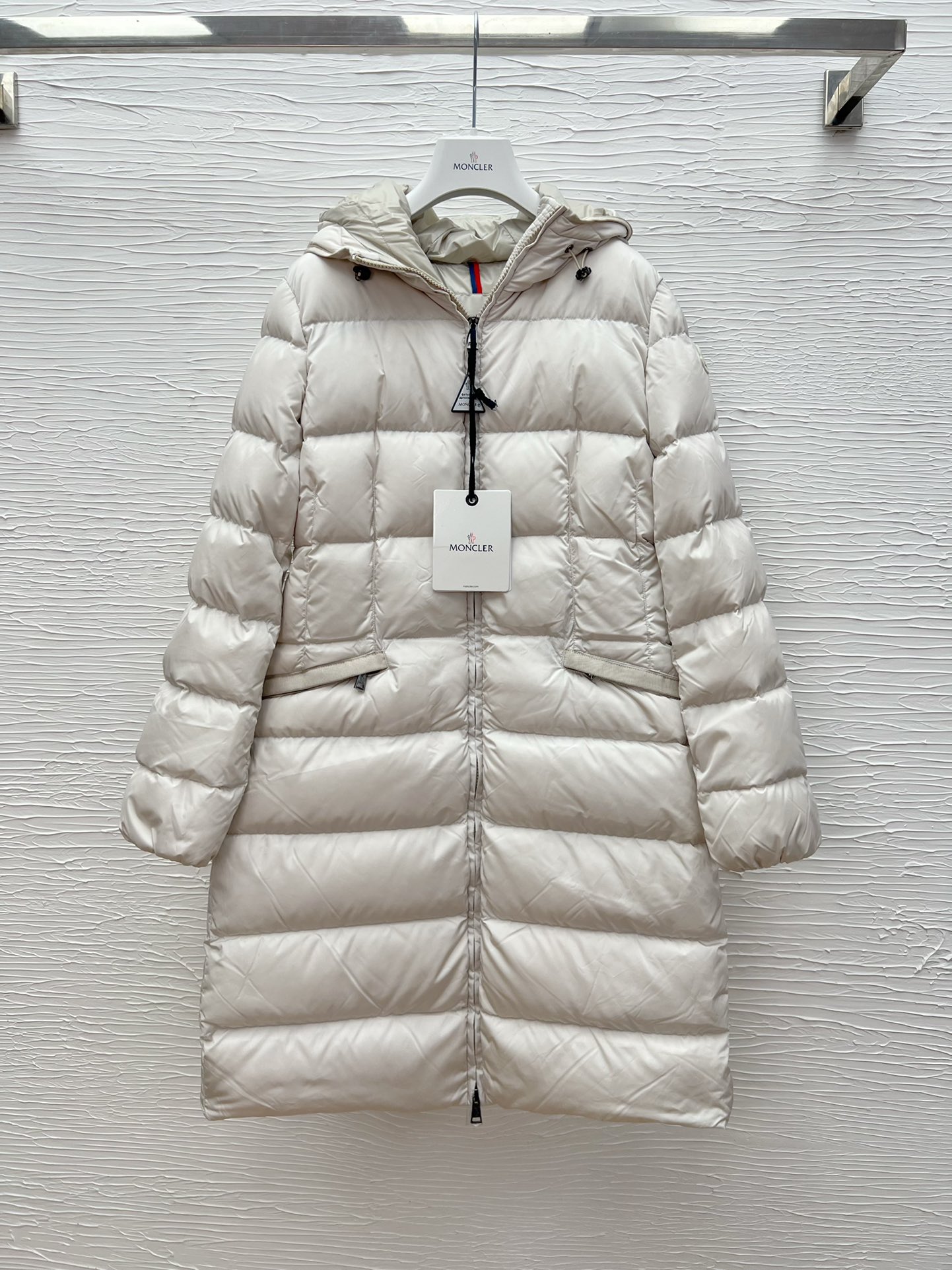 Elegant Down Coat with Hooded Design & Waist Accentuation - Fall/Winter Essential 4 i1761988573 7936 7