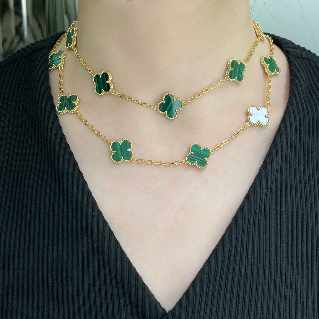 Van Cleef & Arpels VCA天然孔雀石20花四叶草项链 Cleef&Arpels 此系列设计灵动 线条流畅