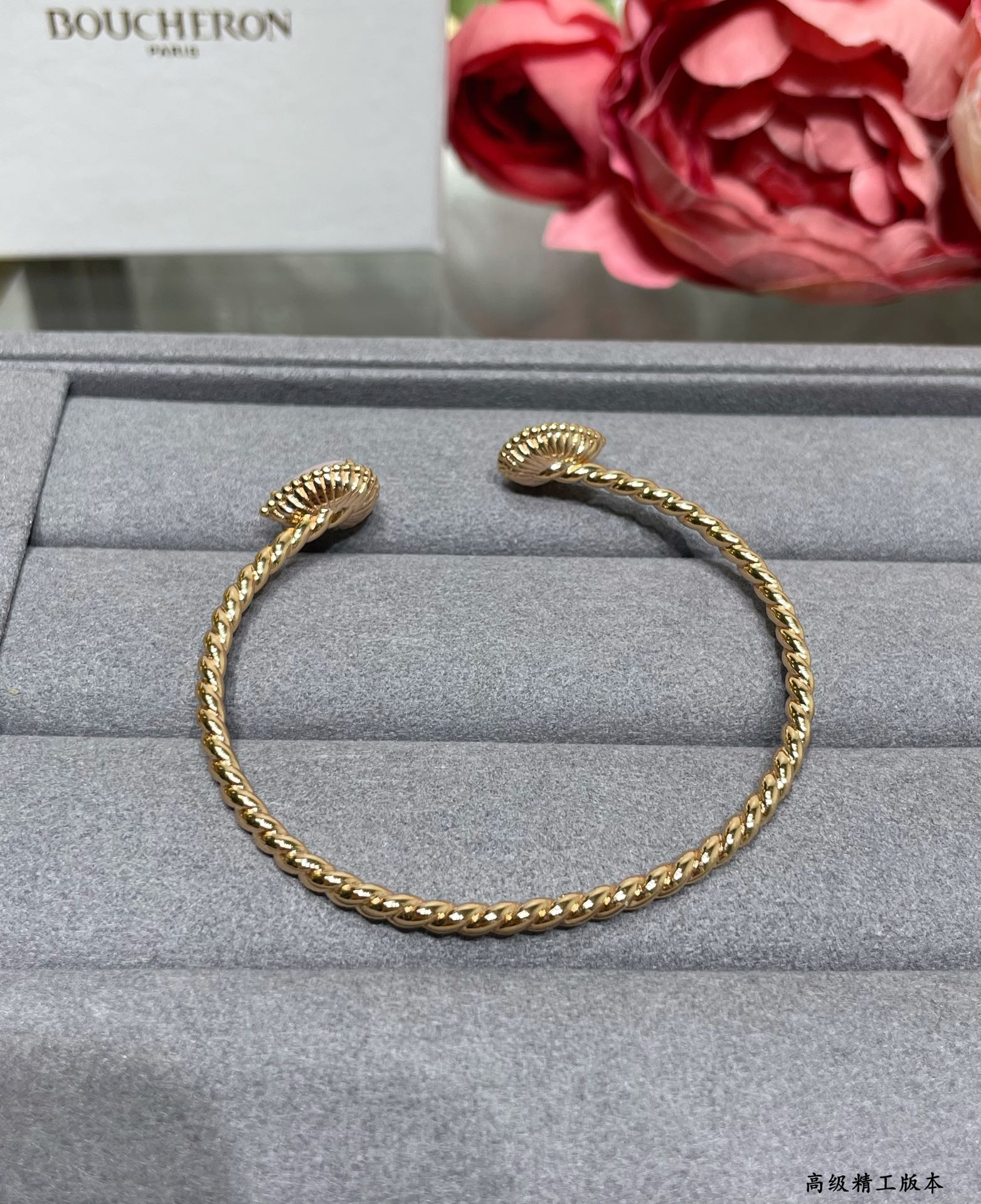 Artistic Water Drop-Inspired Diamond Watch: Delicate Beauty on Wrist and Skin - 图片 5