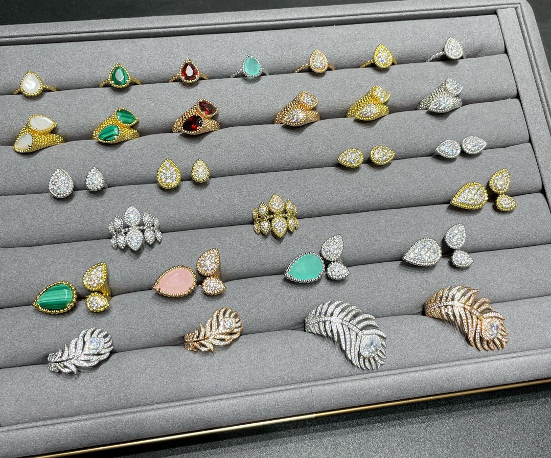 NO:634171,Boucheron collection picture, Cartier high-end jewelry19860909宝诗龙集合图,,卡迪亚高端饰品,Jewelry