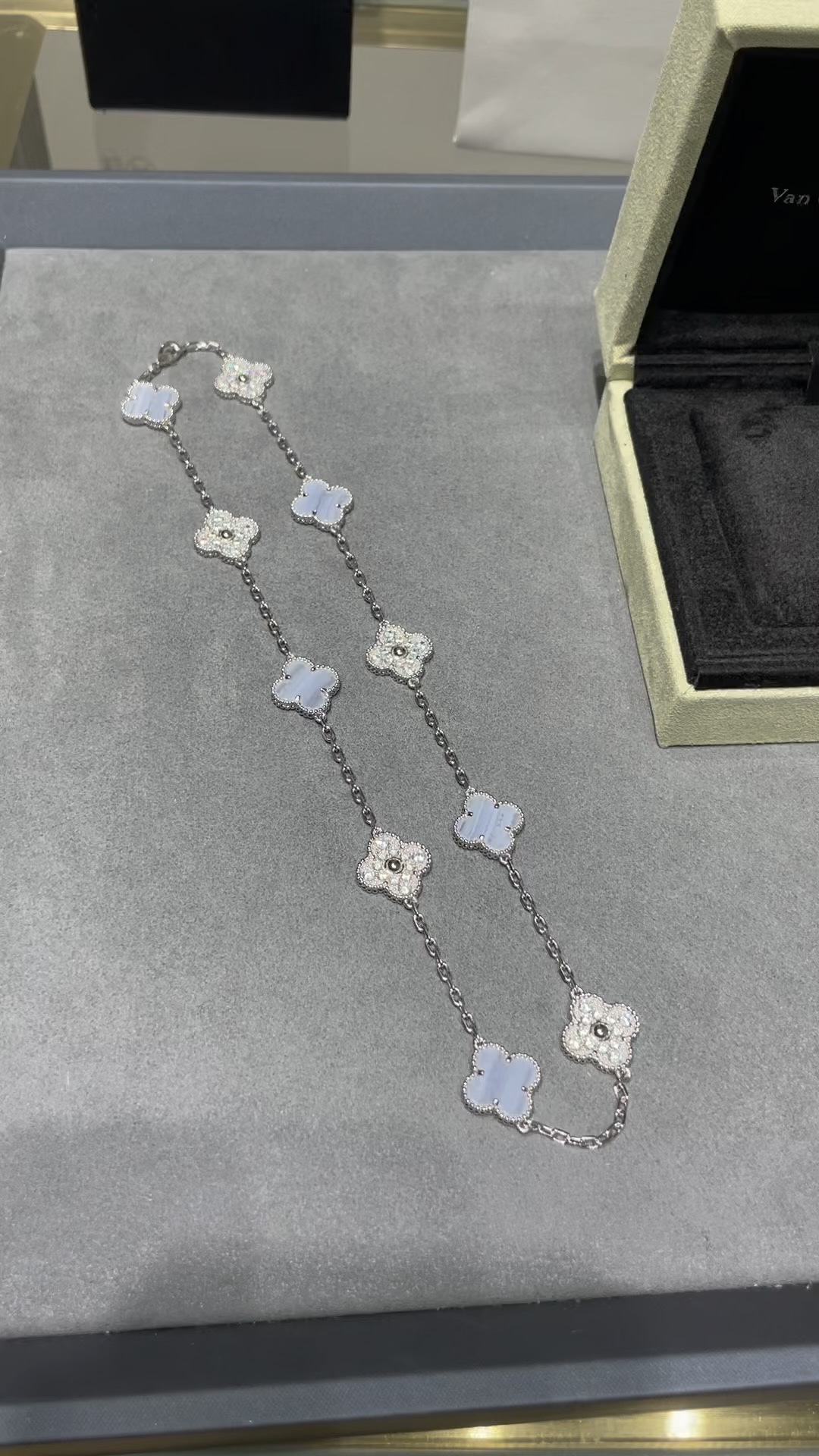 Van Cleef & Arpels VCA天然紫玉髓间隔钻十花四叶草项链