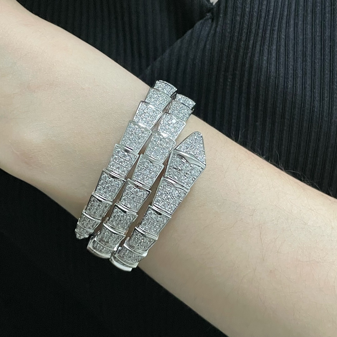 Bvlgari Faux
 Bijoux Bracelet