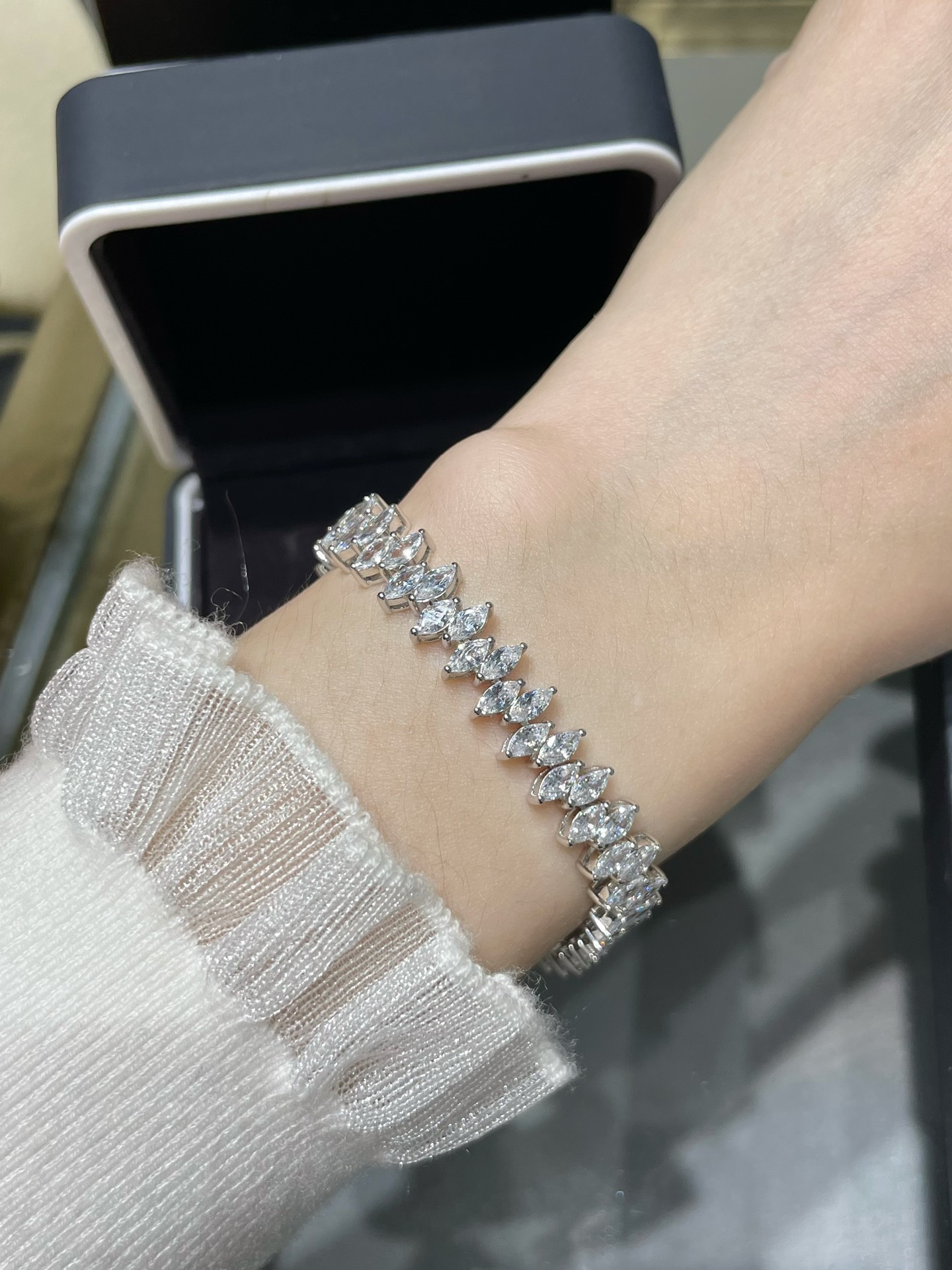Jewelry Bracelet Set With Diamonds