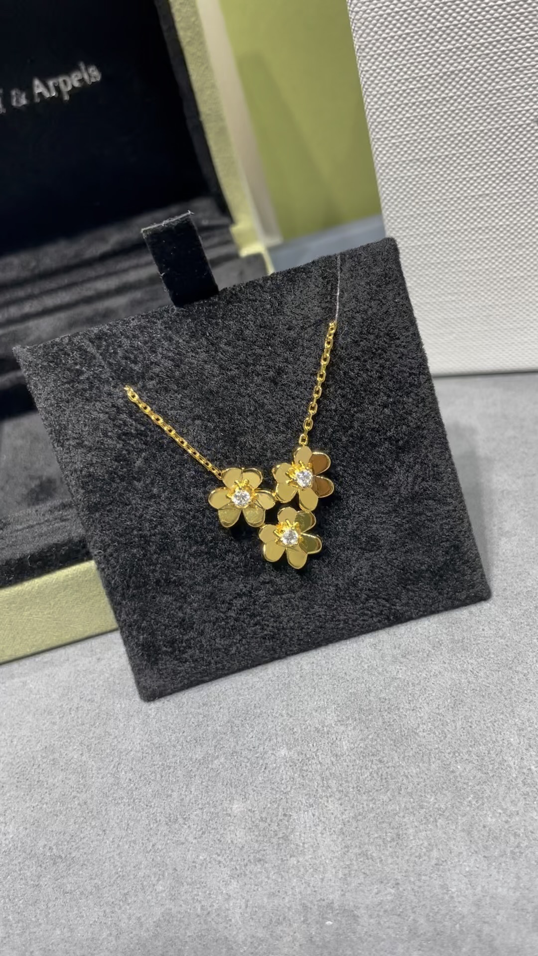 Van Cleef & Arpels VCA光金三花三叶草项链