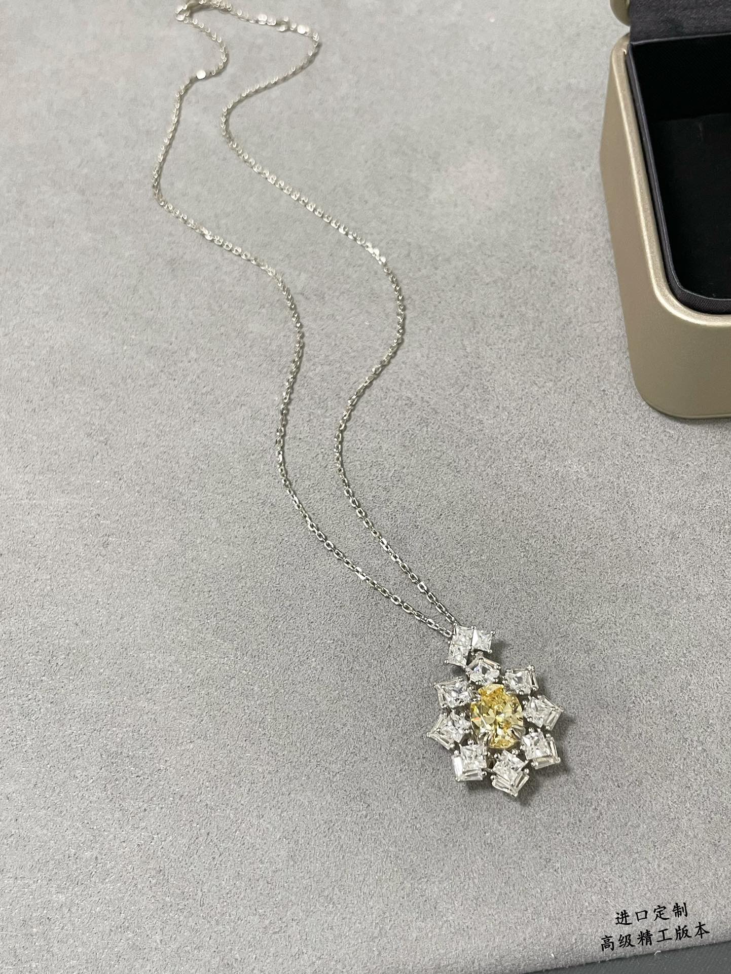 彩宝:进口定制9️⃣2️⃣5️⃣ 人工异形黄钻项链,925纯银电镀18k高碳钻 💍经典从未被超越,独一无二的夺目光彩,和真钻难辨,超级🔥 彩 4